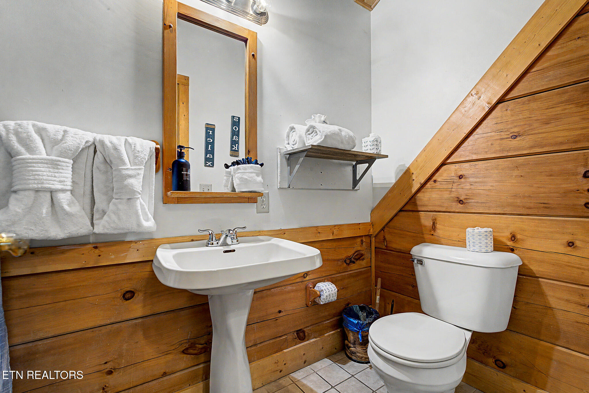 714 Aerie Way Pigeon Forge TN 37863