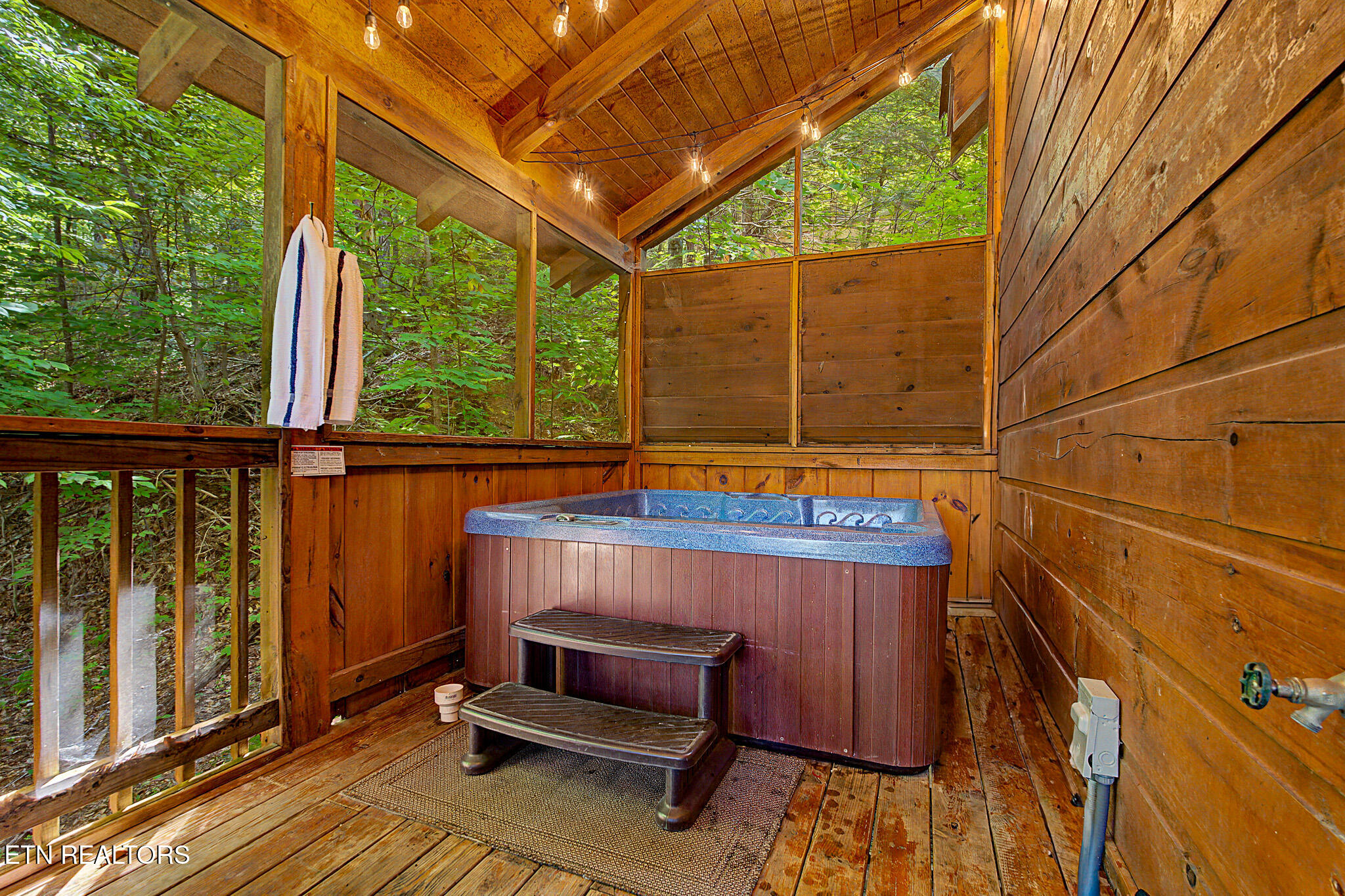 714 Aerie Way Pigeon Forge TN 37863