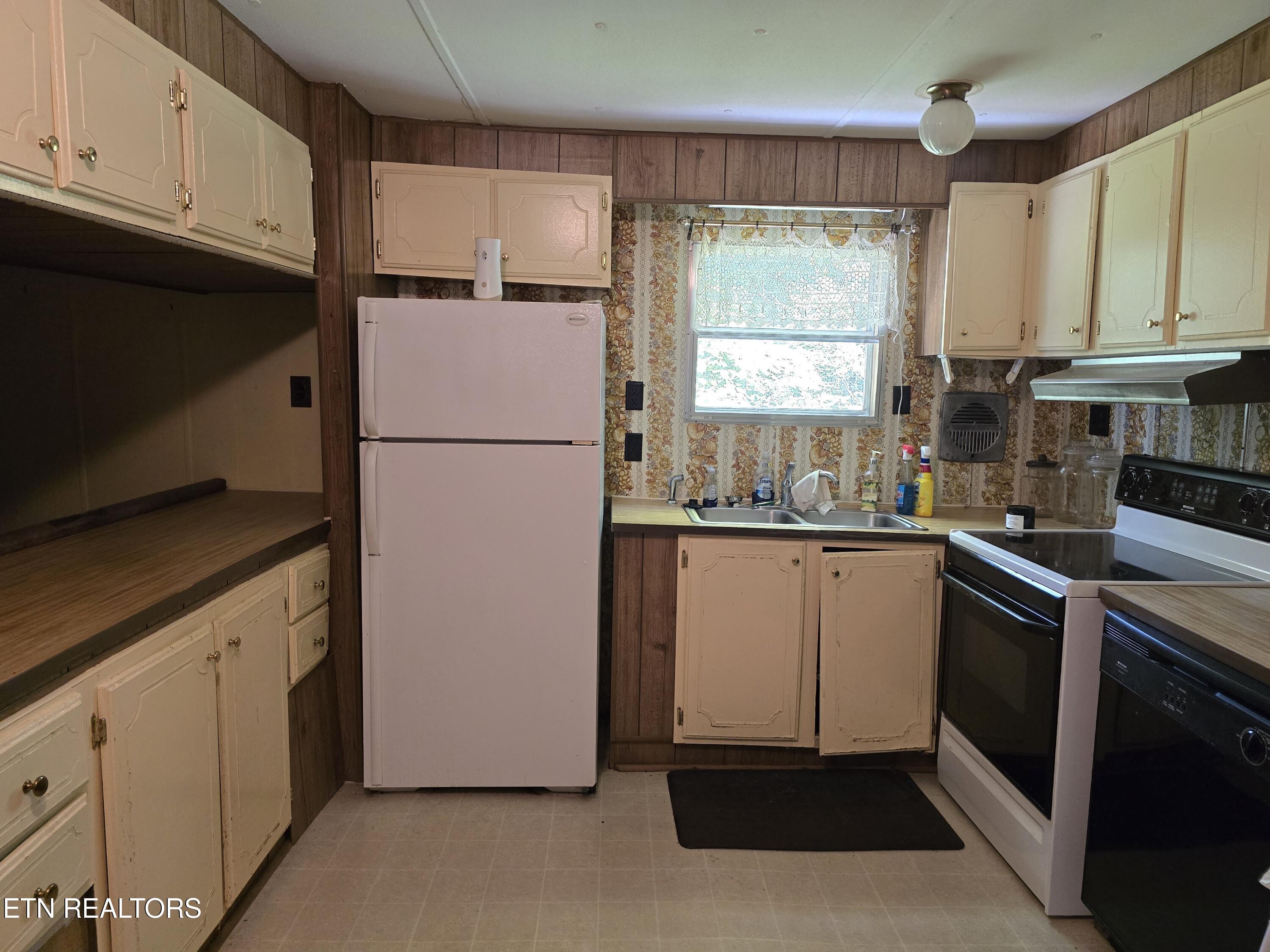 165 Parkview Drive Lafollette TN 37766