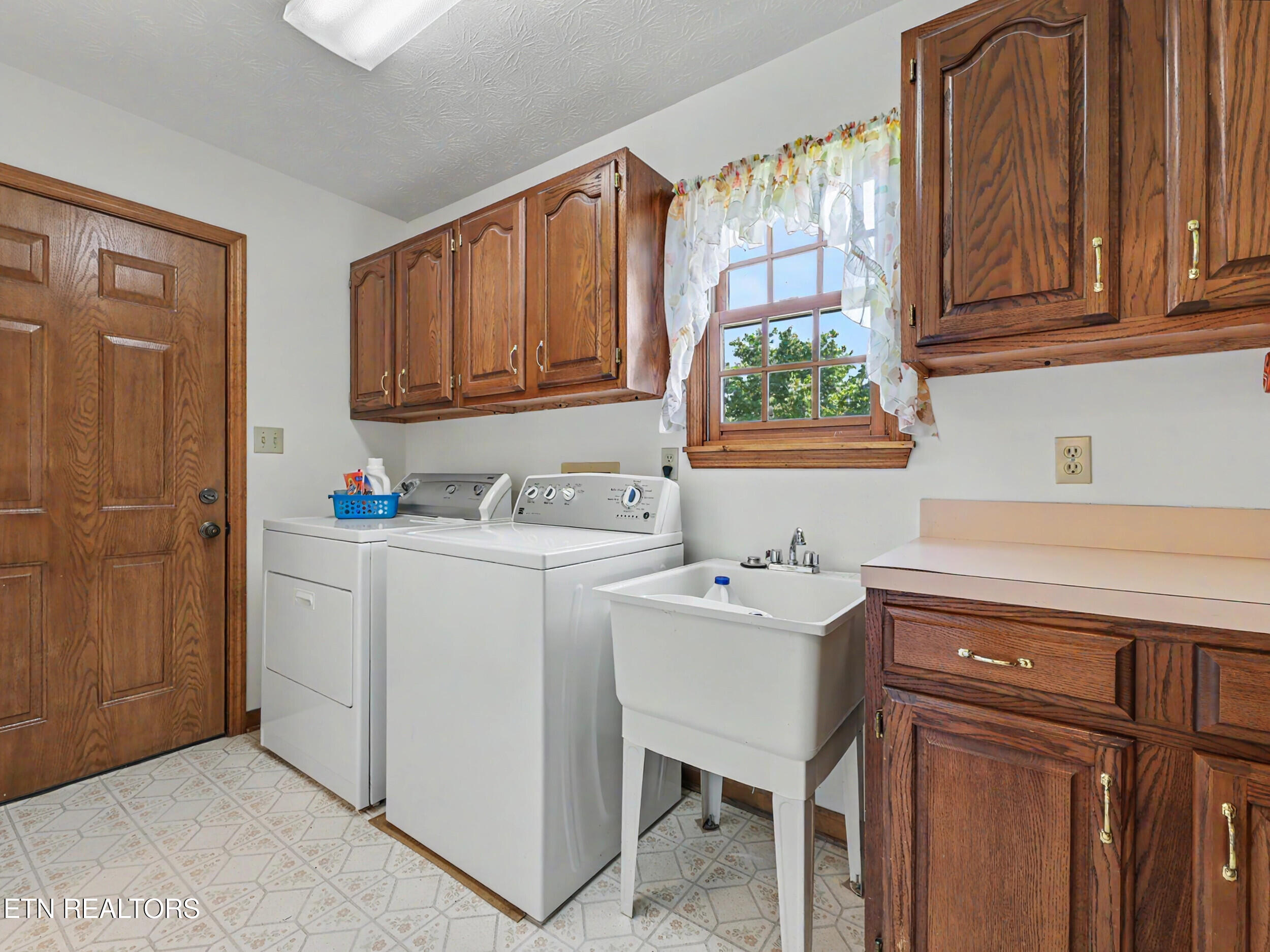 377 Thomas Loop Road Sevierville TN 37876