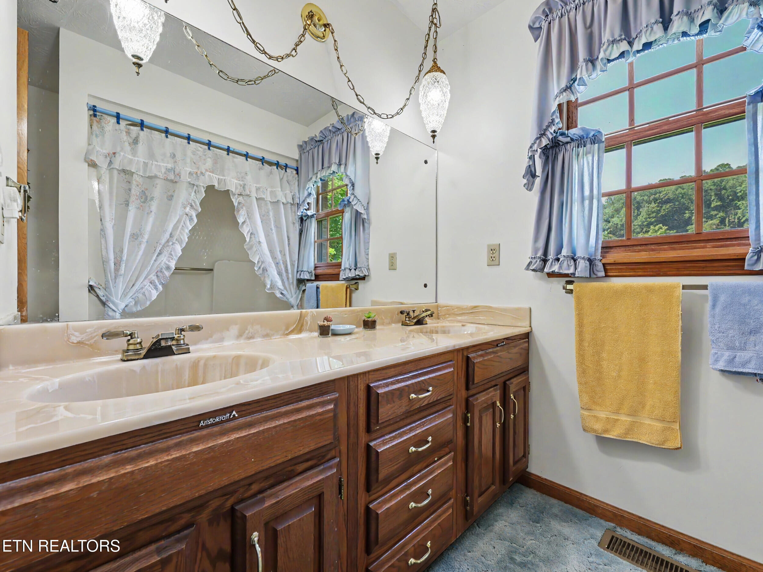 377 Thomas Loop Road Sevierville TN 37876