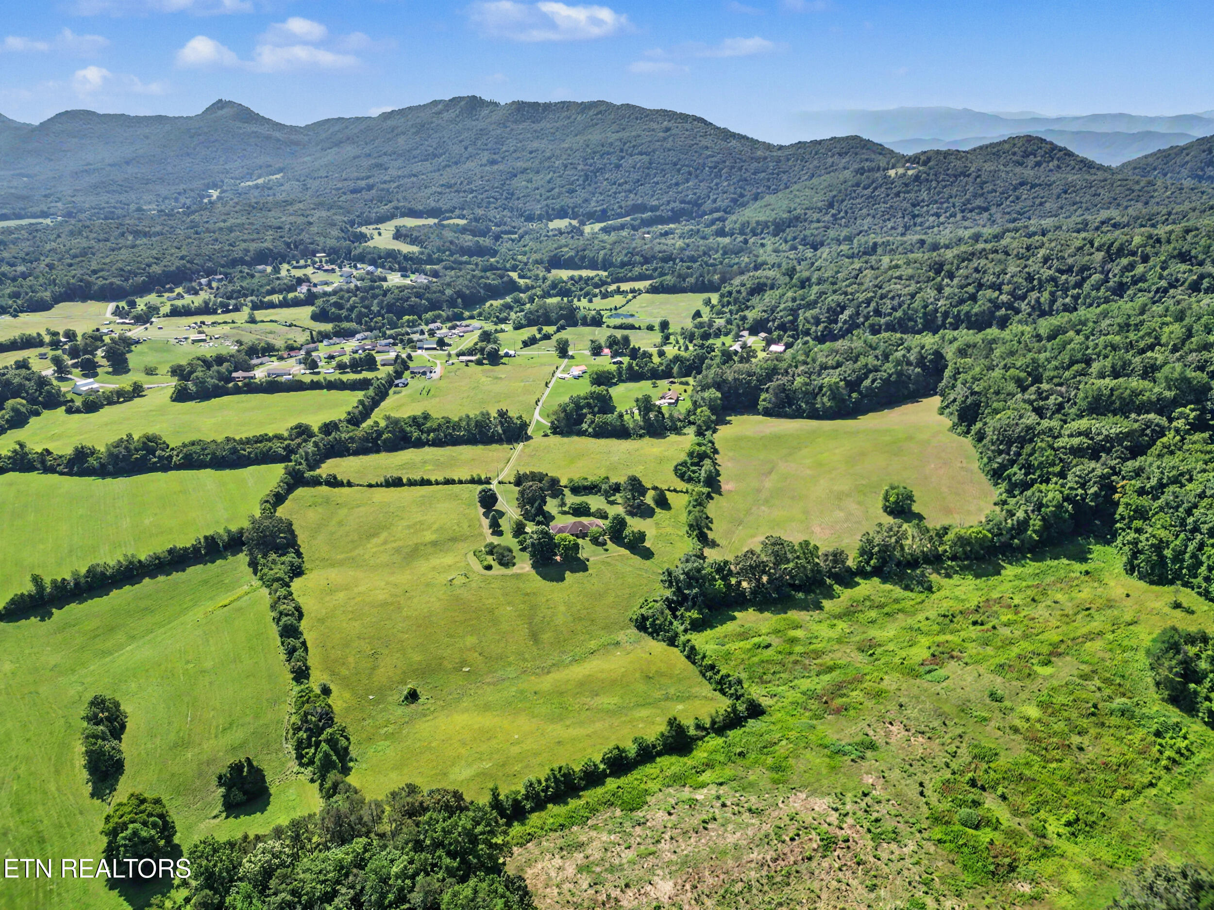 377 Thomas Loop Road Sevierville TN 37876