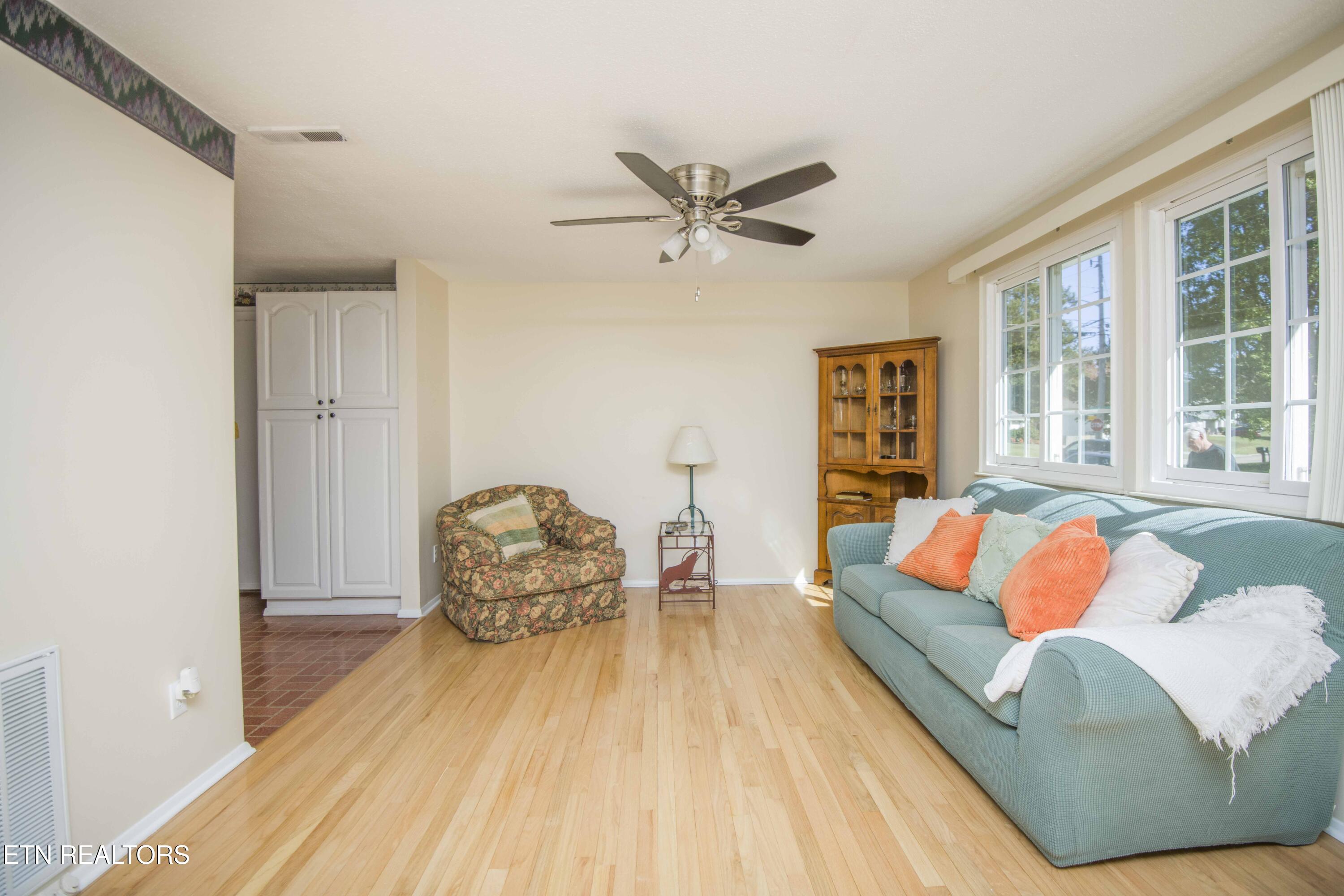 4221 Chinkapin Lane Knoxville TN 37921