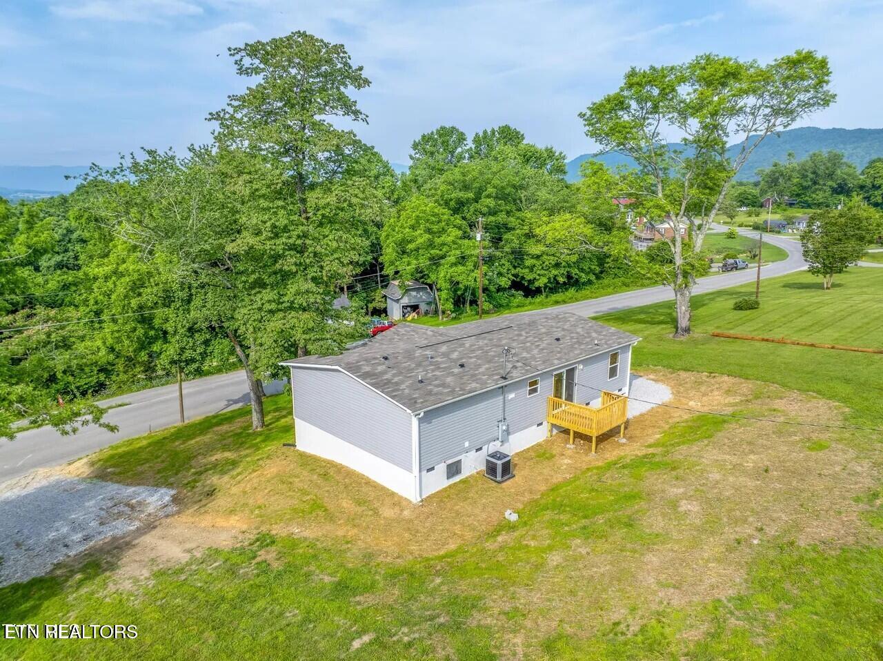 1826 Loop Road Lafollette TN 37766
