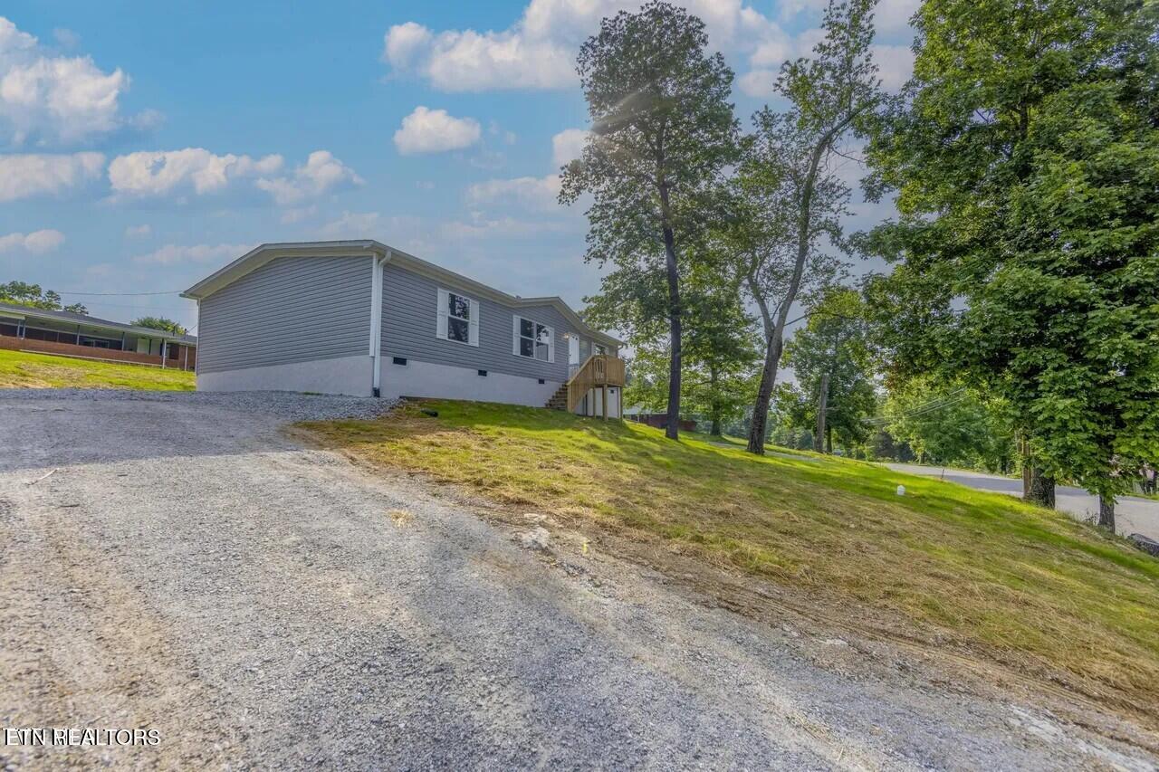 1826 Loop Road Lafollette TN 37766