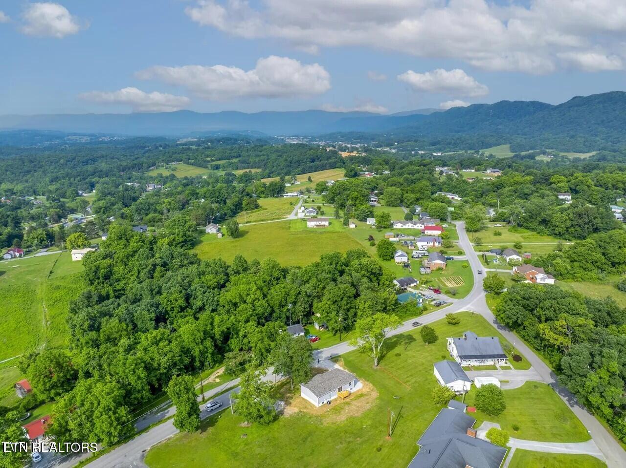 1826 Loop Road Lafollette TN 37766
