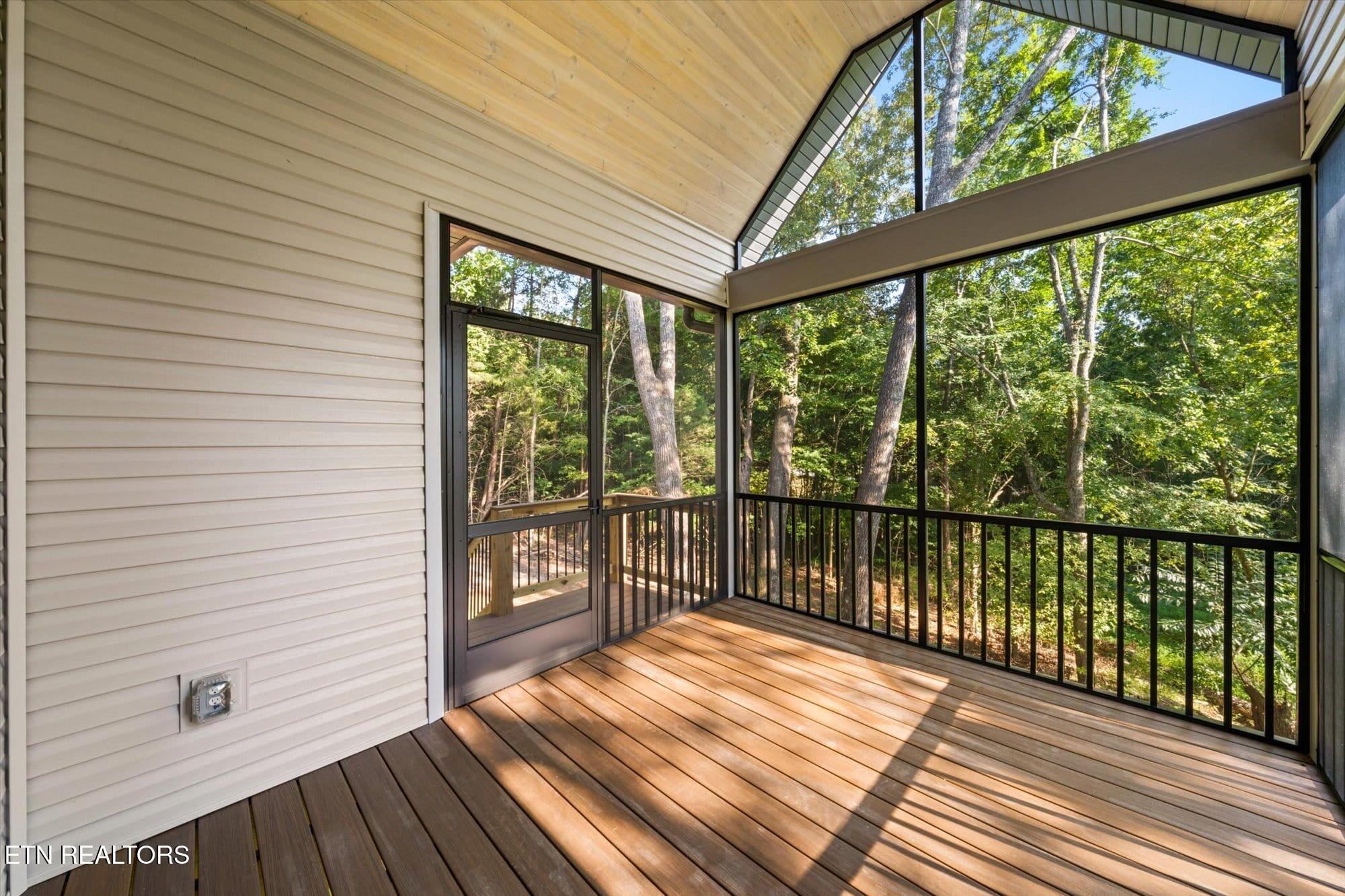 102 Oostagala Drive Loudon TN 37774