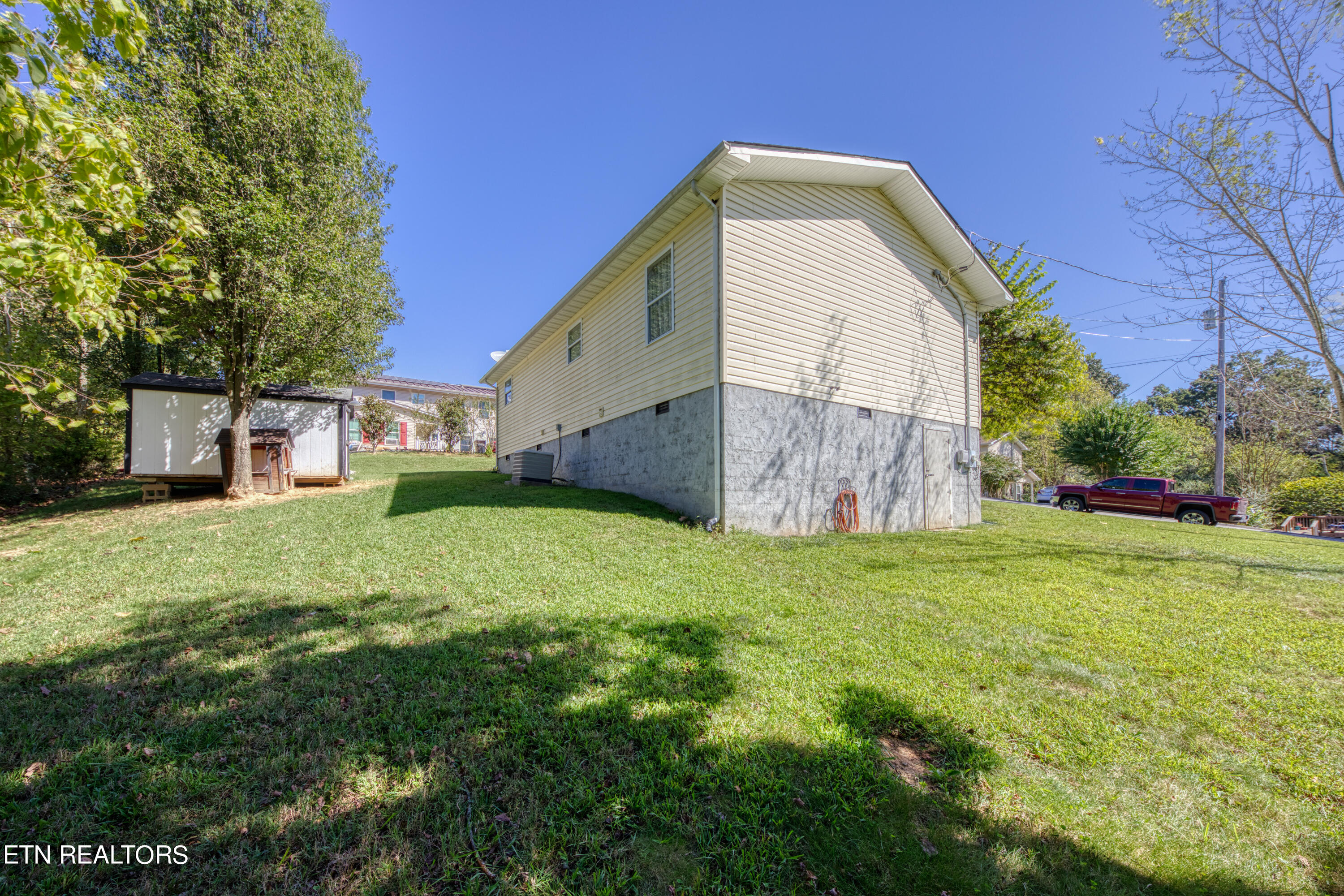 422 Bethel Drive Lenoir City TN 37772