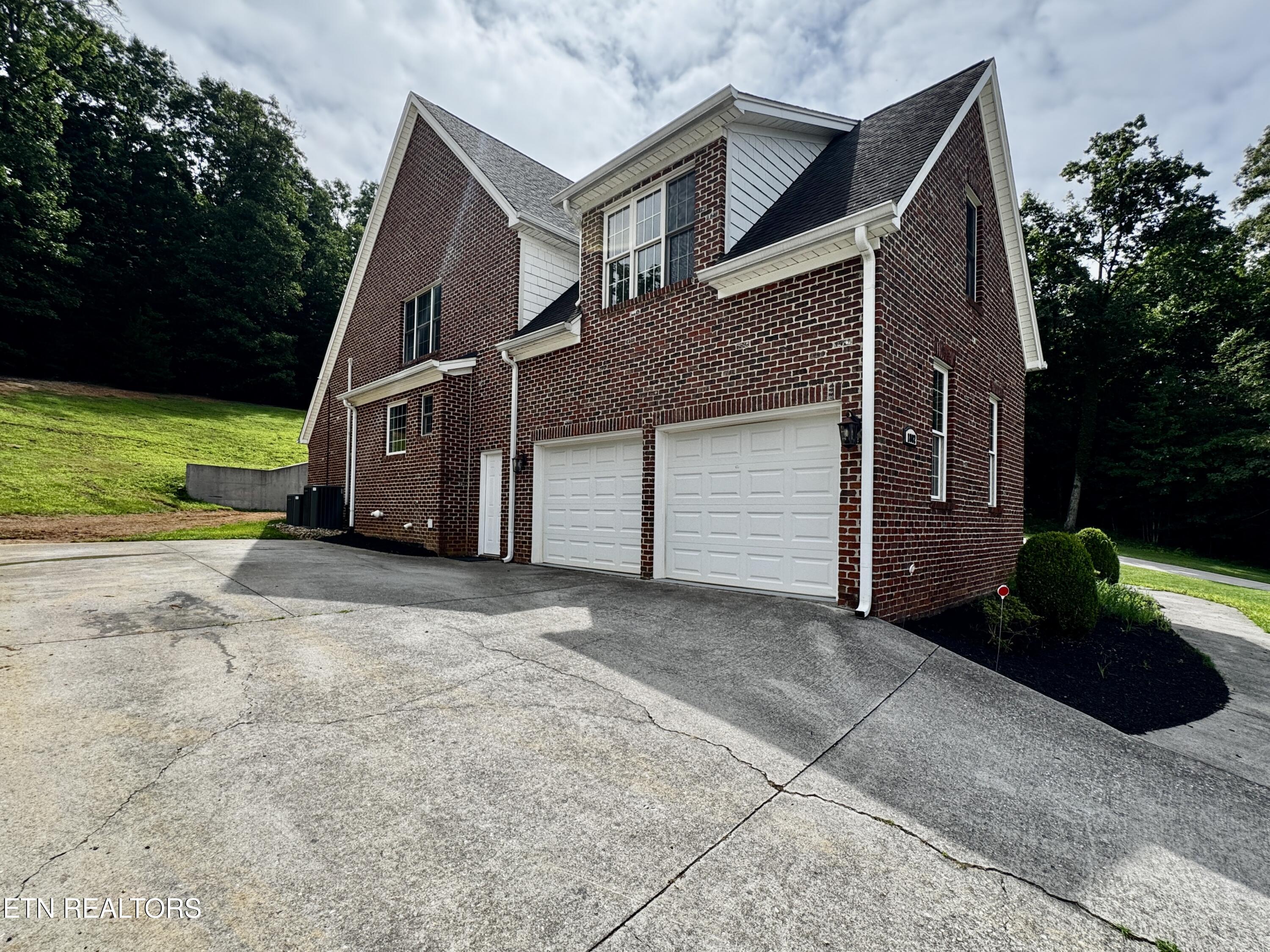 1802 Calgary Falls Lane Knoxville TN 37931