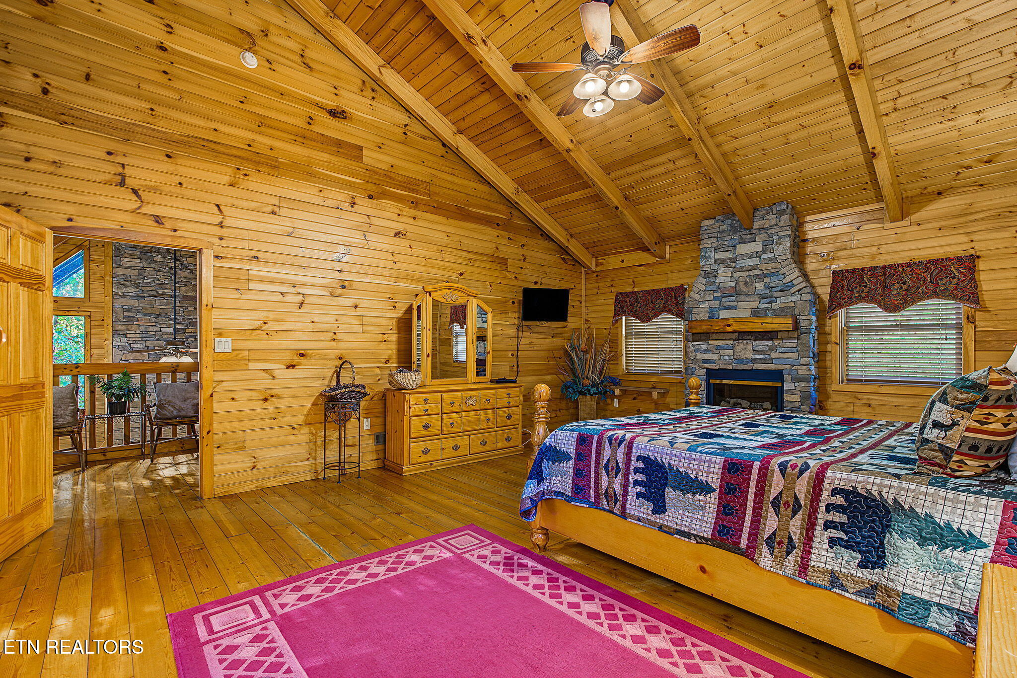 817 Boone Acres Lane Pigeon Forge TN 37863