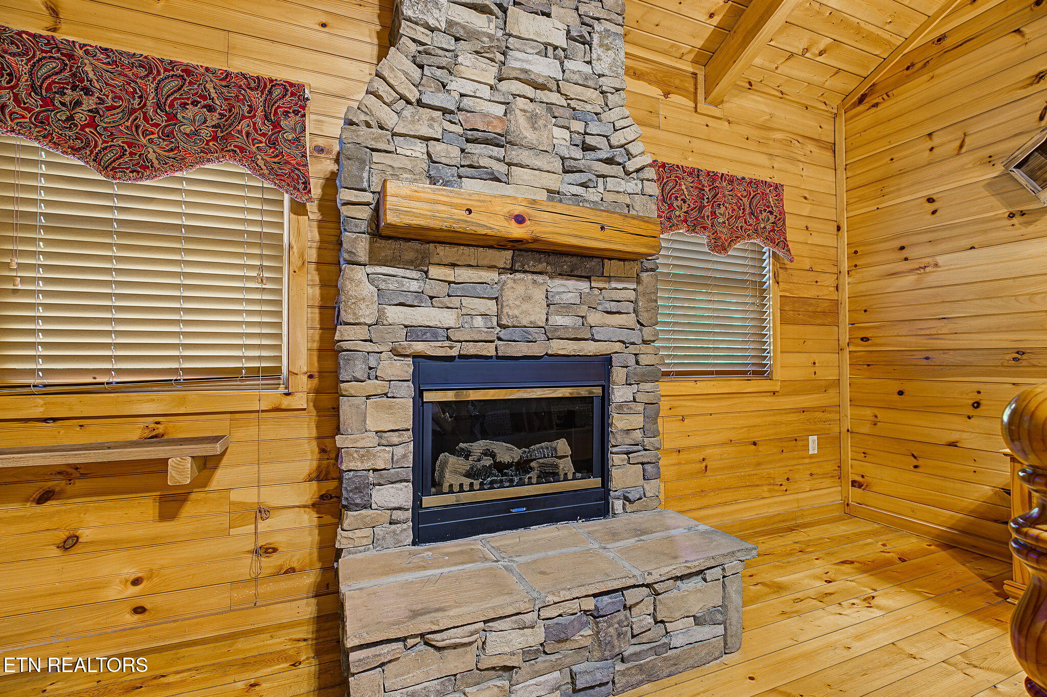817 Boone Acres Lane Pigeon Forge TN 37863