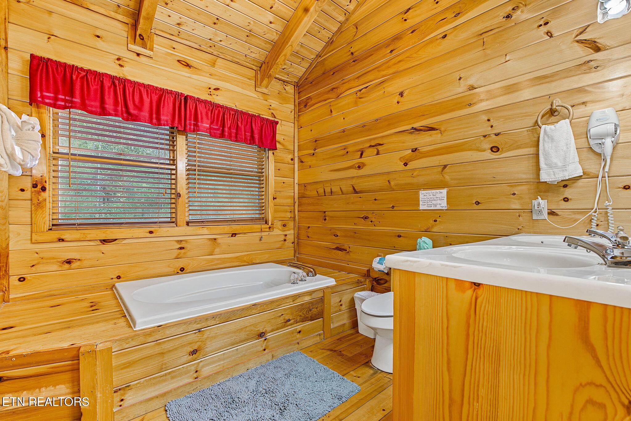 817 Boone Acres Lane Pigeon Forge TN 37863