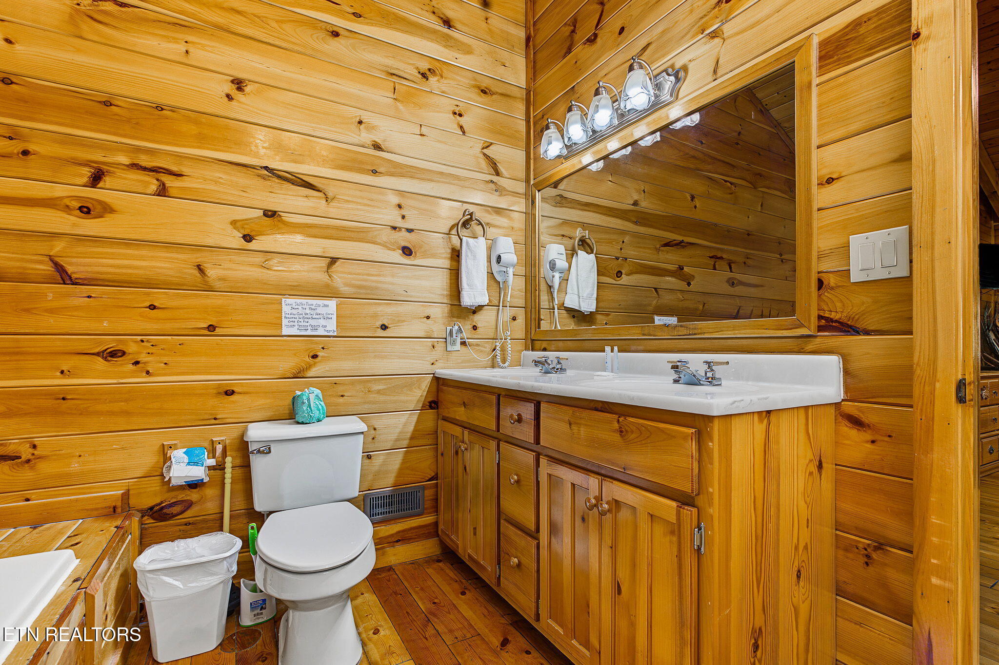 817 Boone Acres Lane Pigeon Forge TN 37863