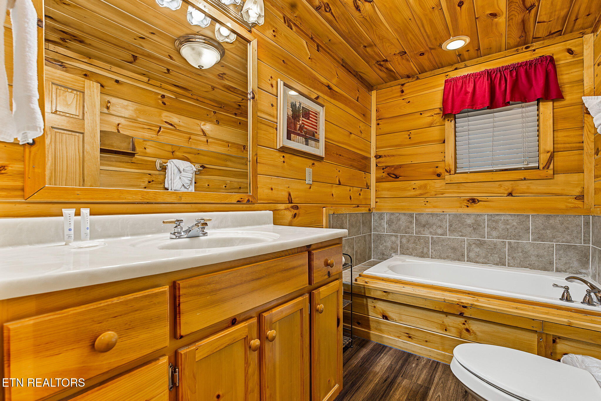 817 Boone Acres Lane Pigeon Forge TN 37863