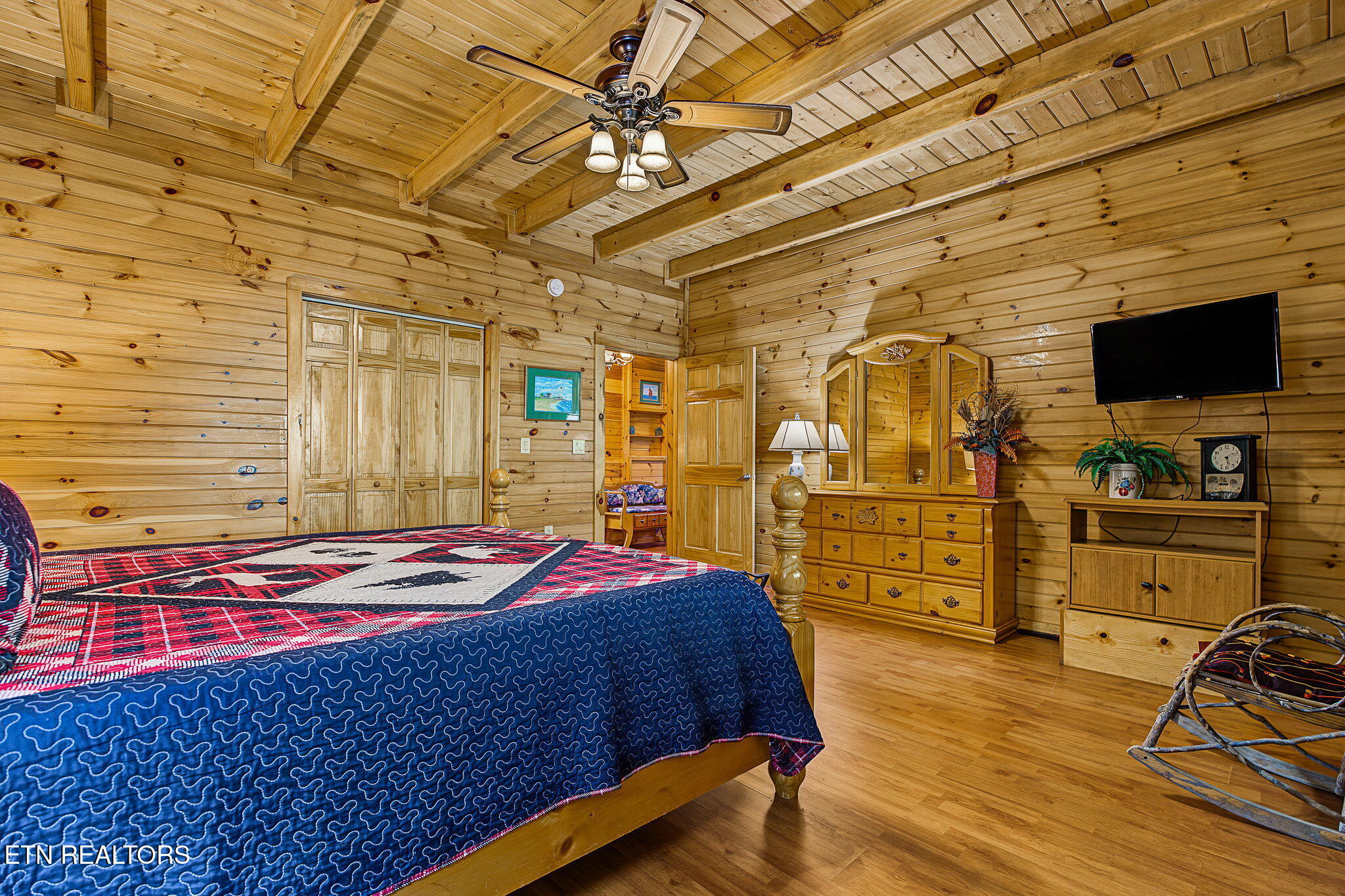 817 Boone Acres Lane Pigeon Forge TN 37863