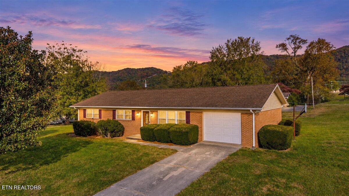 183 E Meadowbrook Lane Lafollette TN 37766