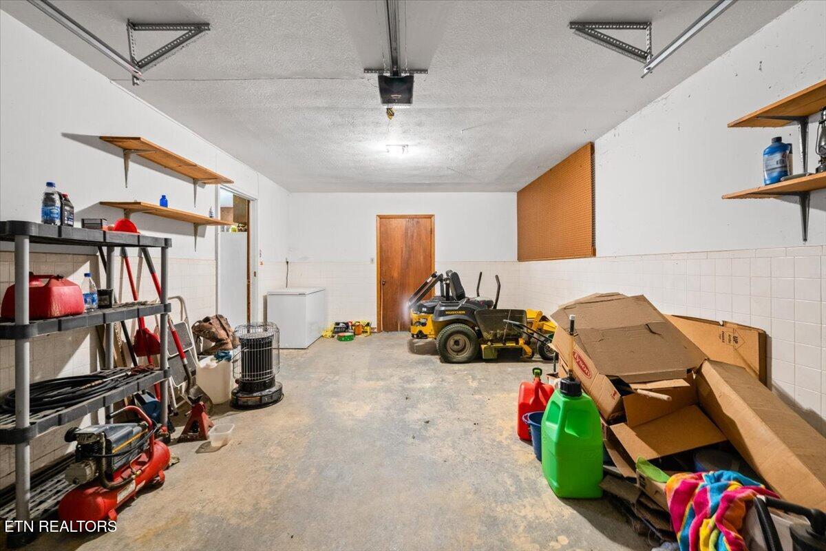 183 E Meadowbrook Lane Lafollette TN 37766