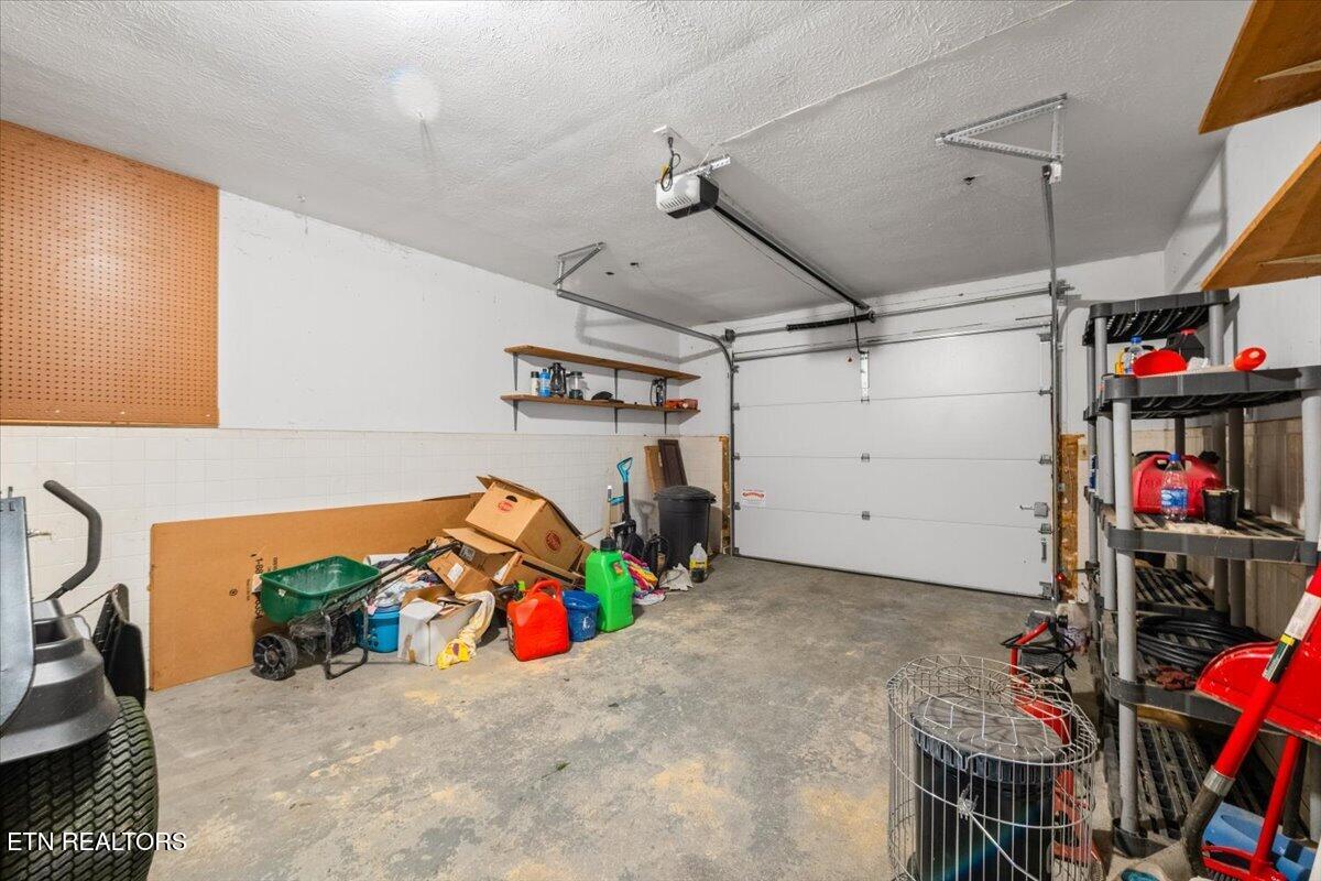 183 E Meadowbrook Lane Lafollette TN 37766