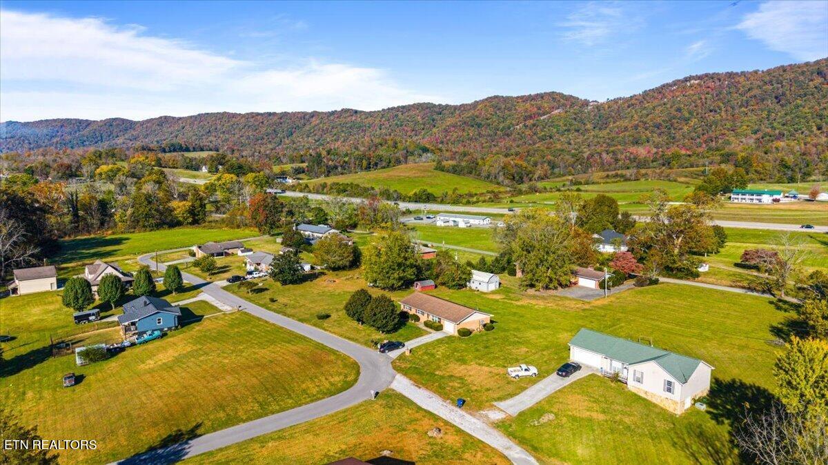 183 E Meadowbrook Lane Lafollette TN 37766