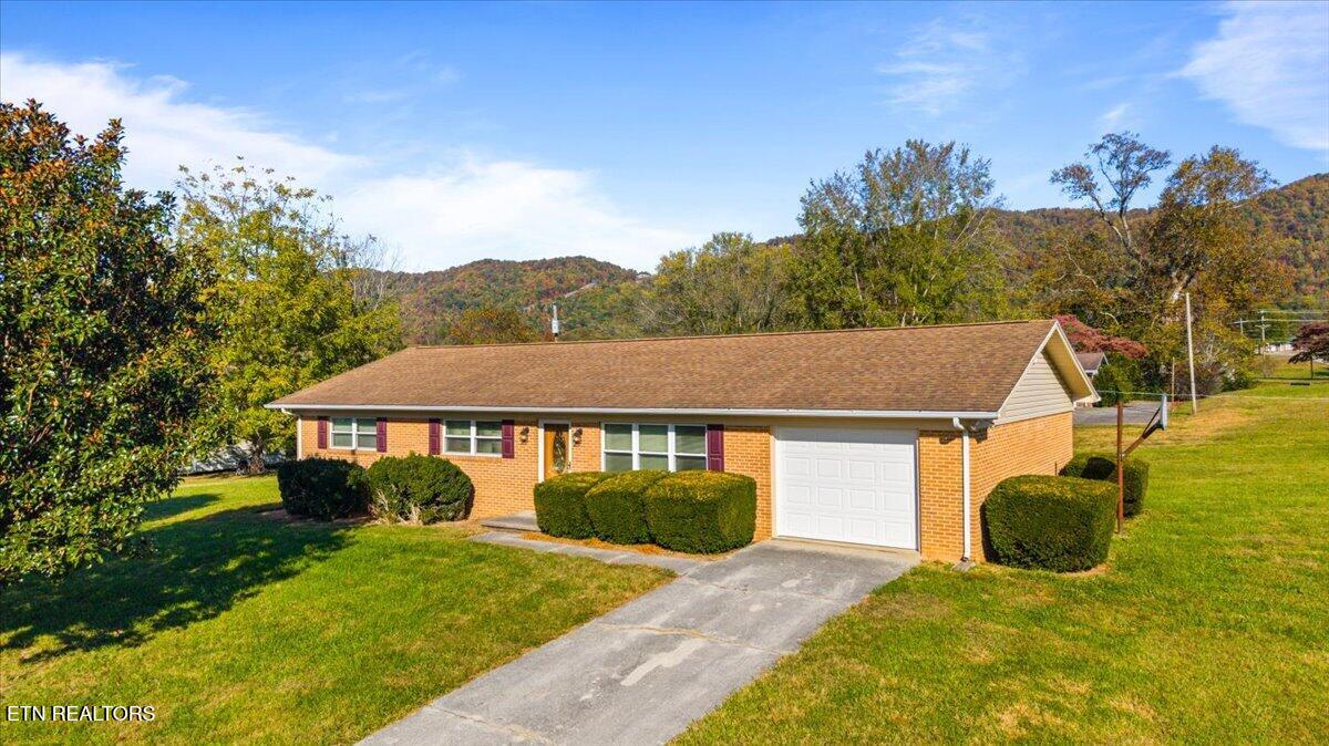 183 E Meadowbrook Lane Lafollette TN 37766