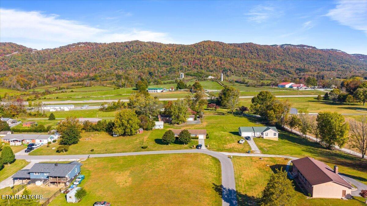 183 E Meadowbrook Lane Lafollette TN 37766