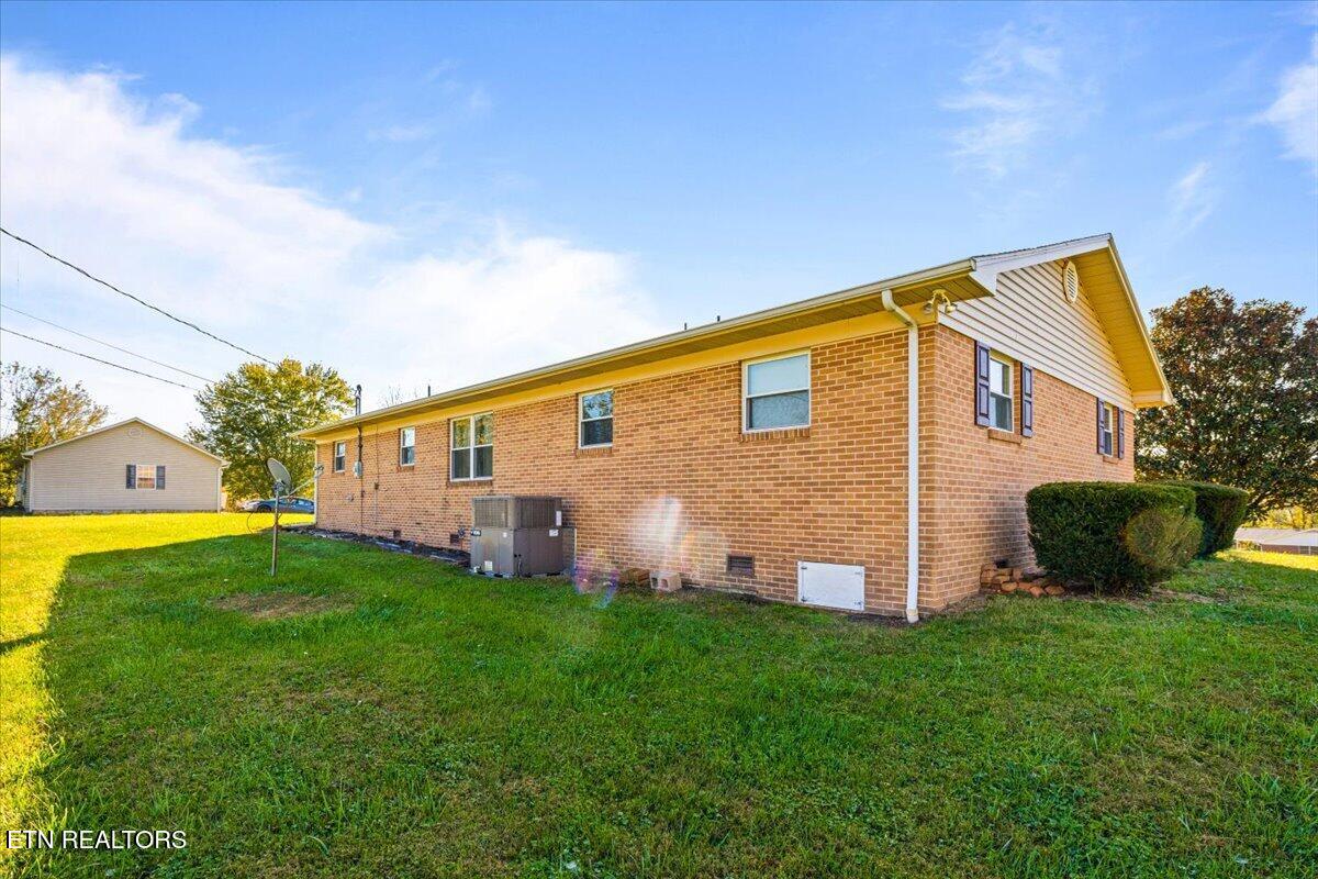 183 E Meadowbrook Lane Lafollette TN 37766