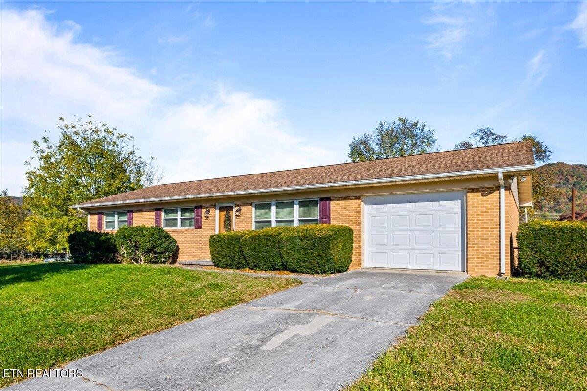 183 E Meadowbrook Lane Lafollette TN 37766