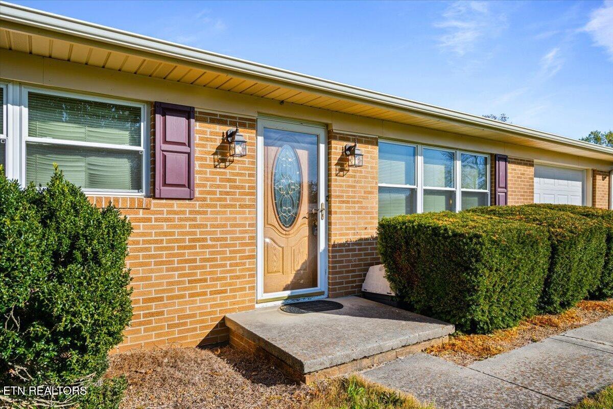 183 E Meadowbrook Lane Lafollette TN 37766