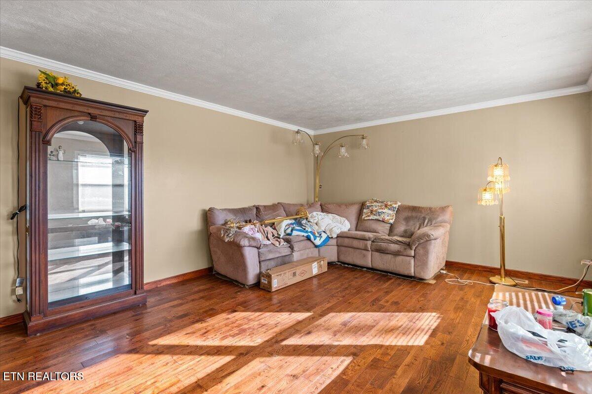 183 E Meadowbrook Lane Lafollette TN 37766