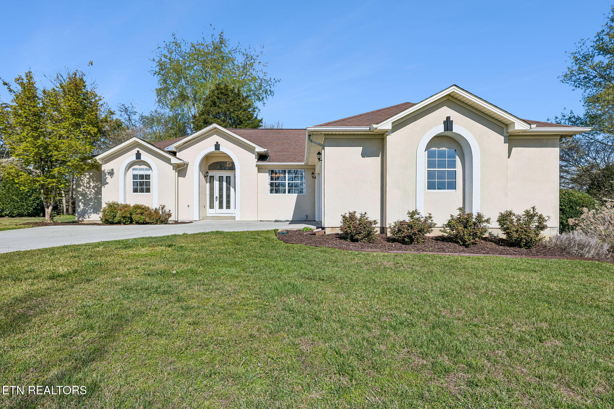 407 Elokwa Place Loudon TN 37774