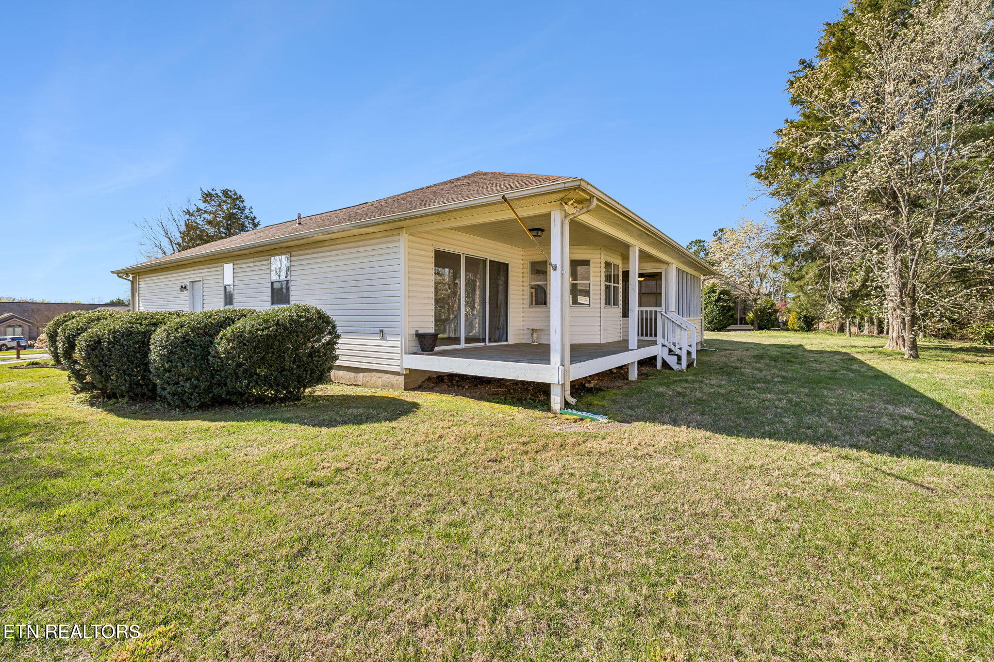 407 Elokwa Place Loudon TN 37774
