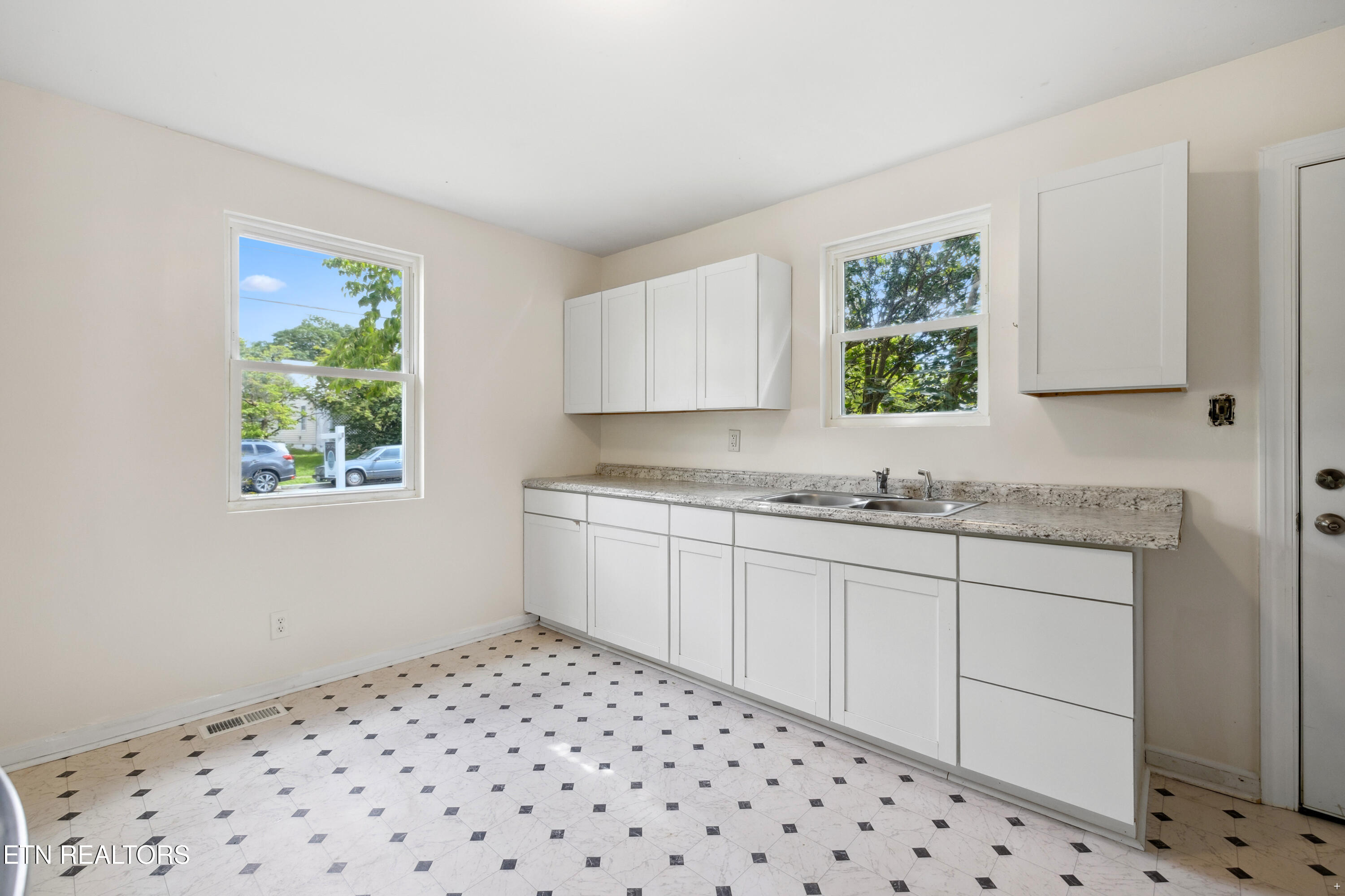1732 Beaumont Avenue Knoxville TN 37921