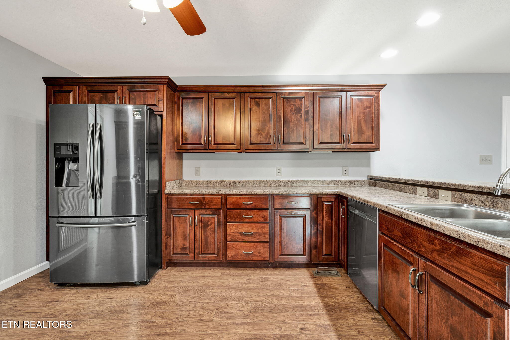 225 Laurel Drive Spring City TN 37381