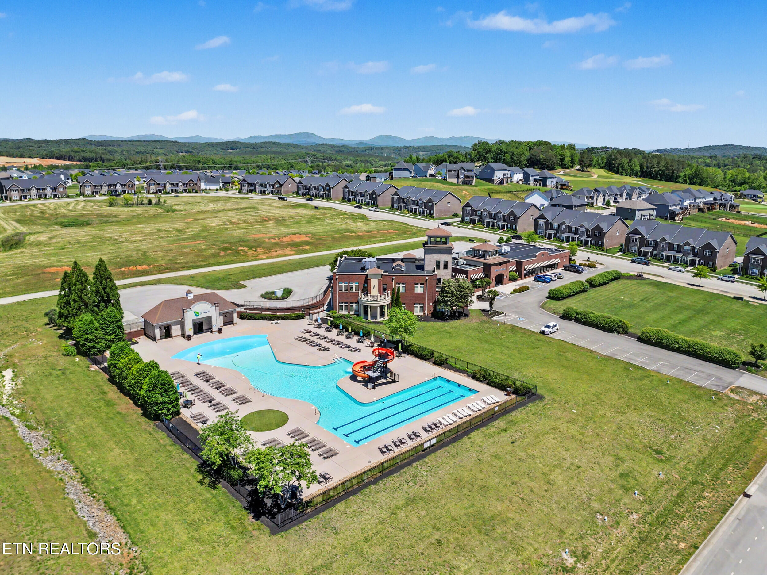 503 Broadberry Avenue Oak Ridge TN 37830