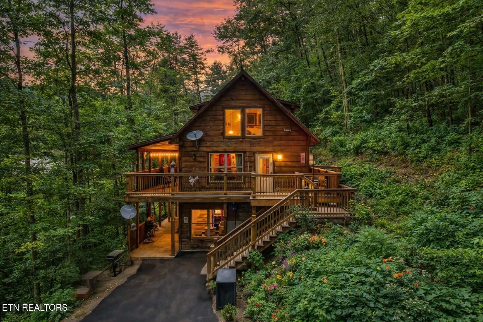 4211 Bruce Ogle Way Pigeon Forge TN 37863