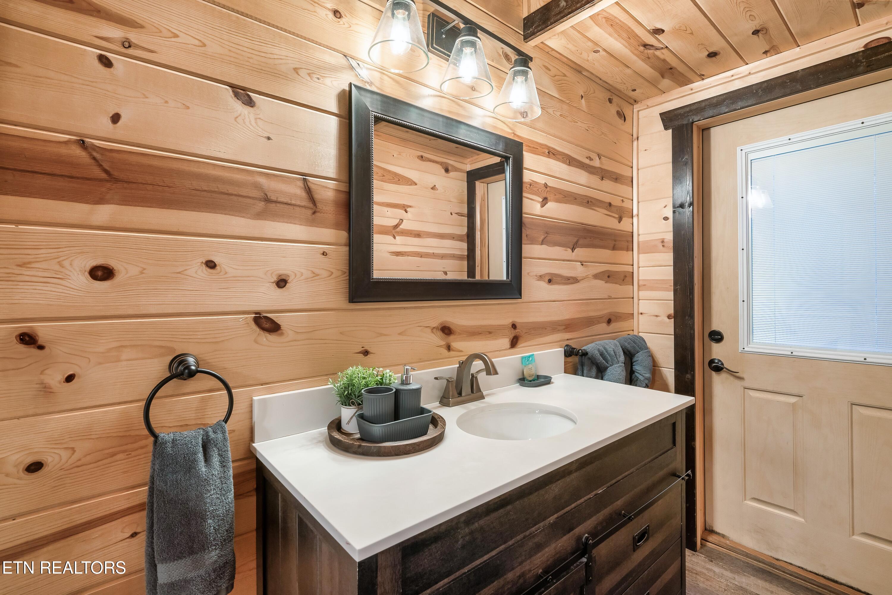 4211 Bruce Ogle Way Pigeon Forge TN 37863