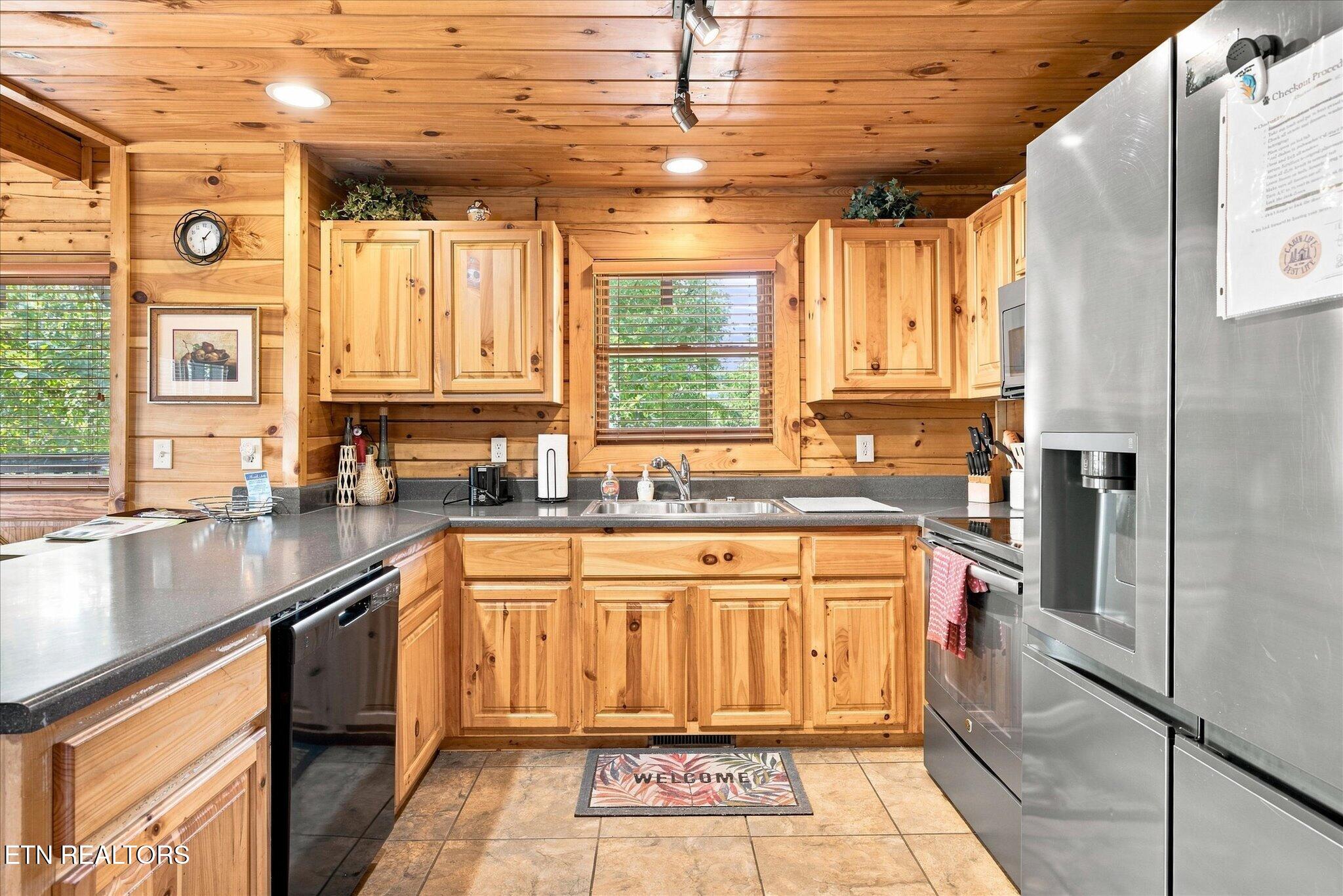 4626 Nottingham Heights Way Pigeon Forge TN 37863