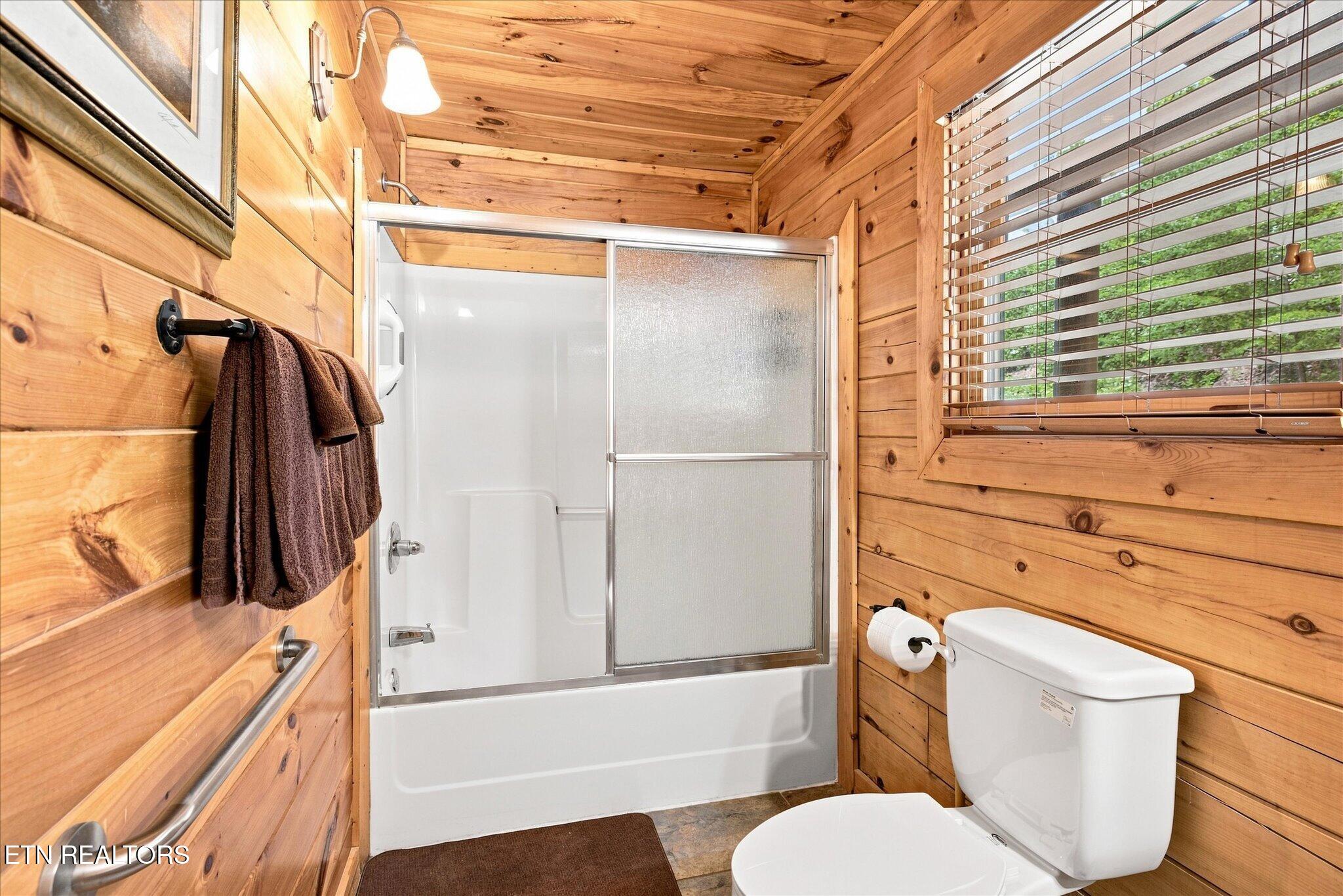 4626 Nottingham Heights Way Pigeon Forge TN 37863