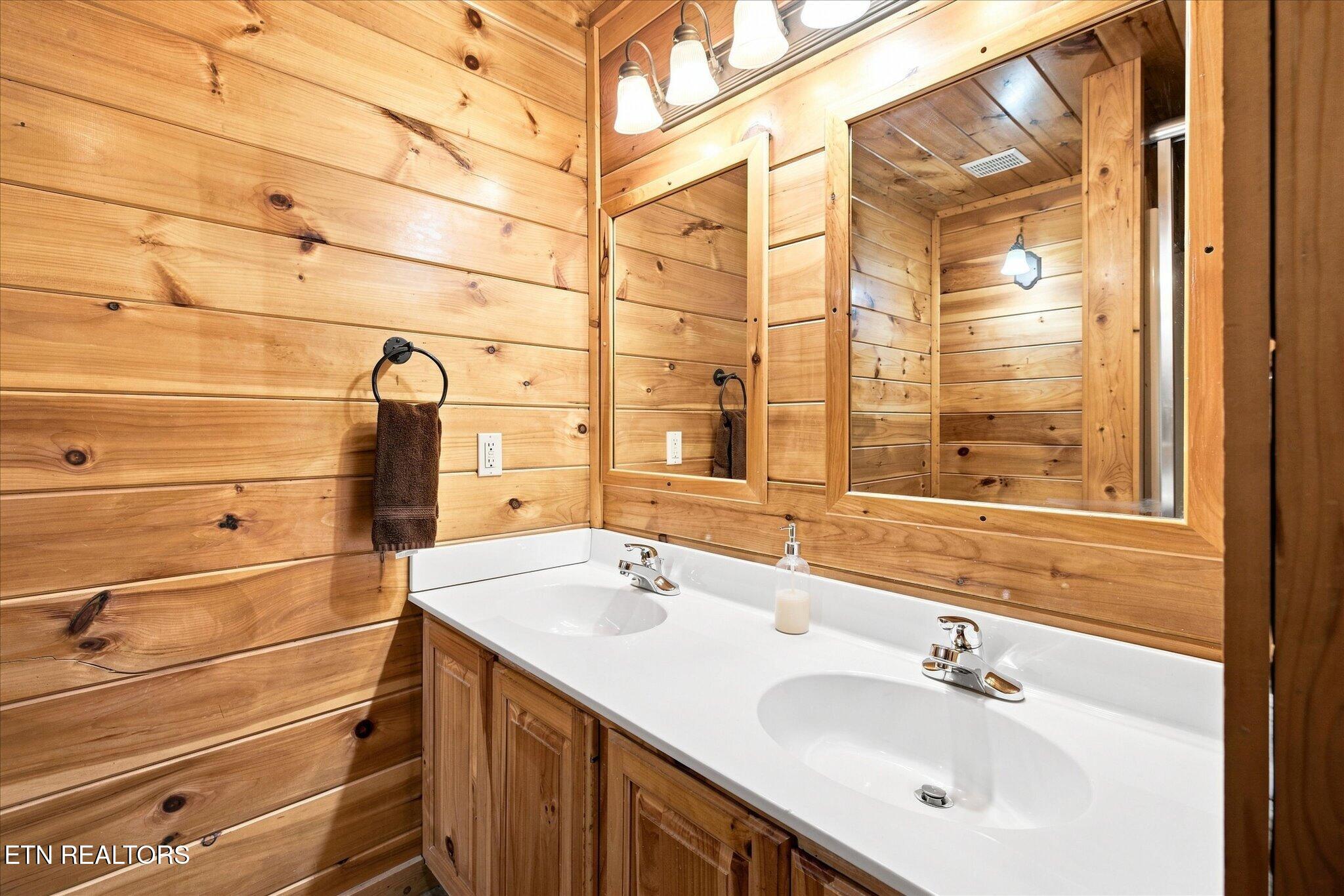 4626 Nottingham Heights Way Pigeon Forge TN 37863