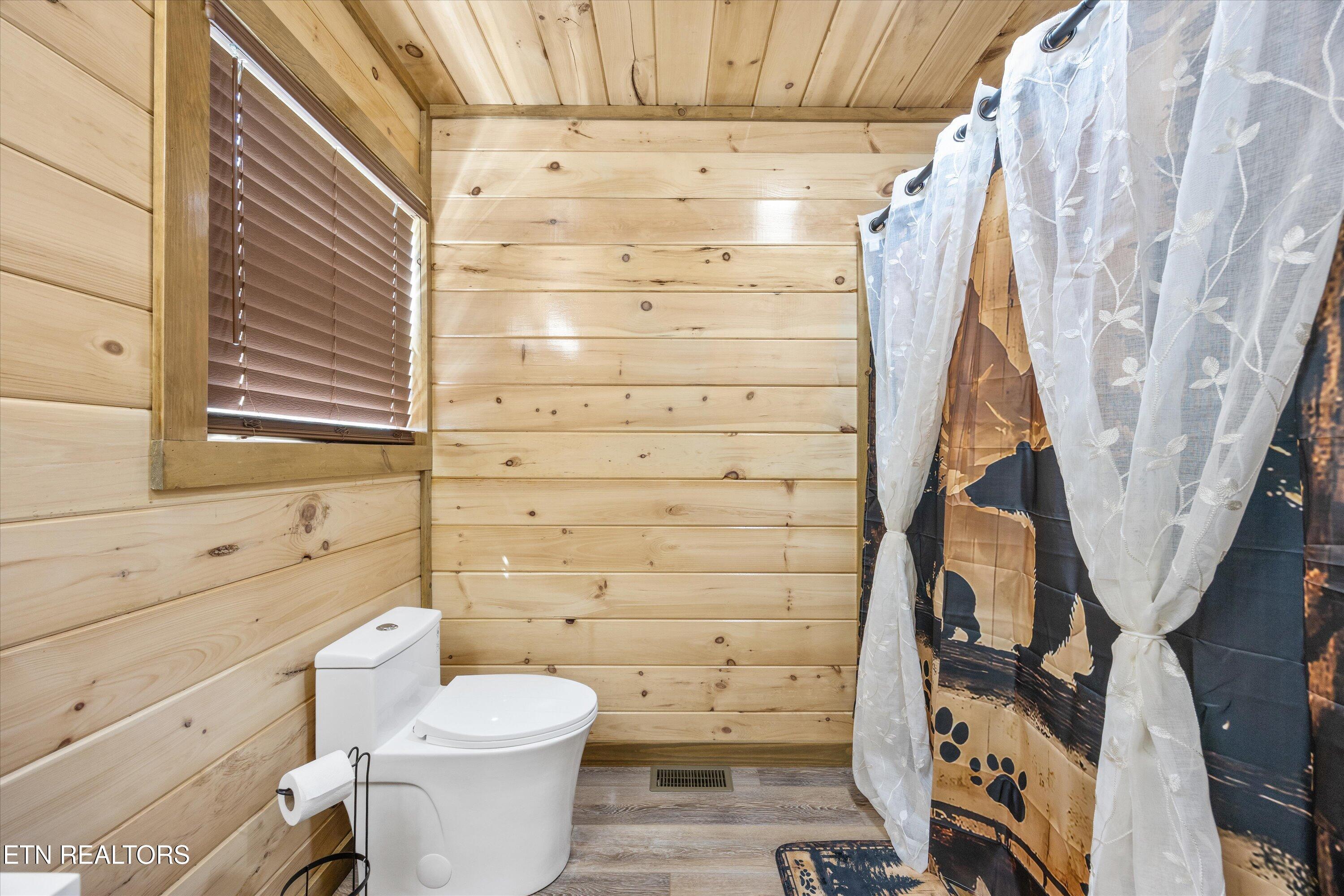 3194 Emerald Springs Loop Sevierville TN 37862