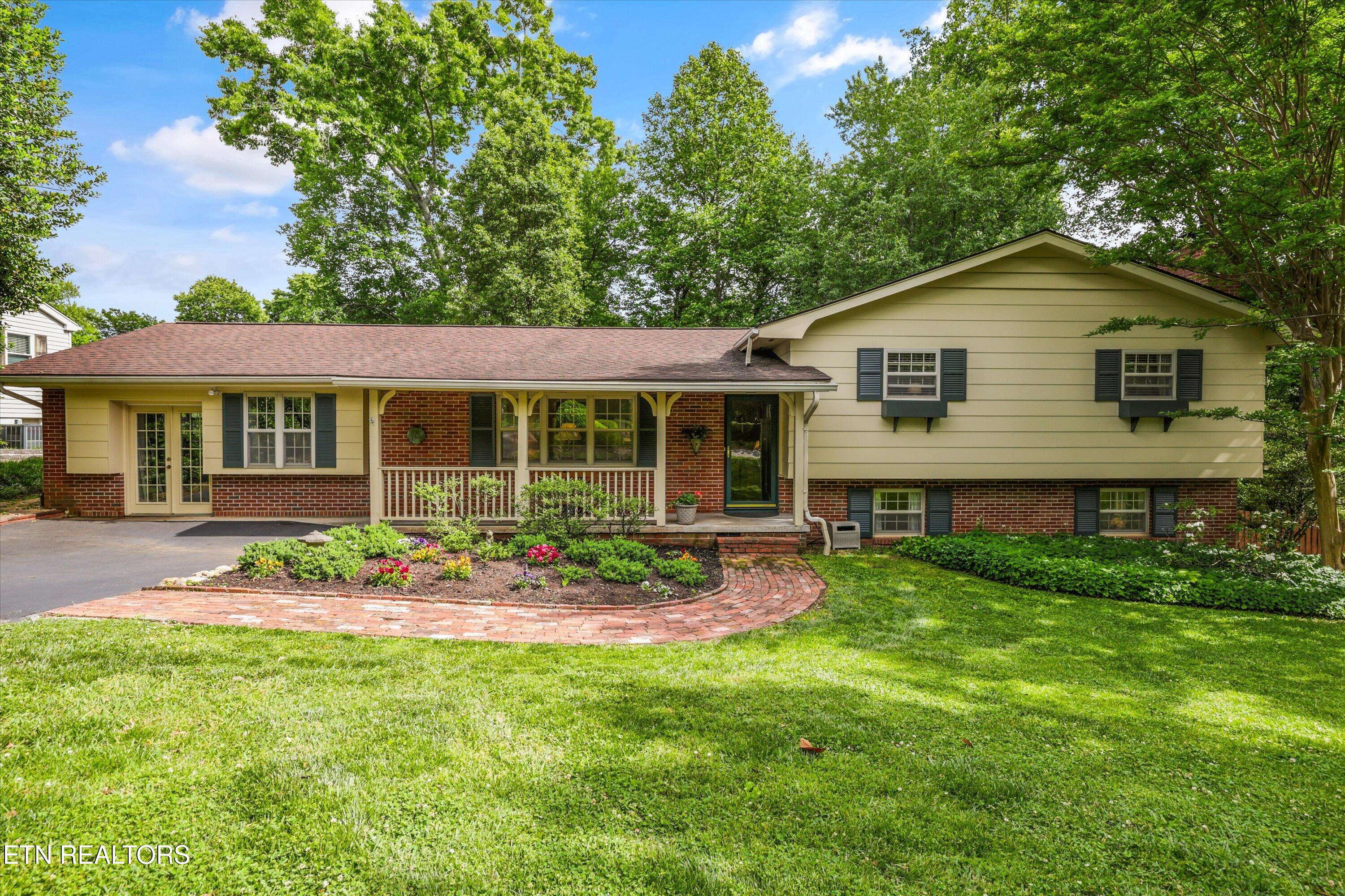 7736 Luxmore Drive Knoxville TN 37919