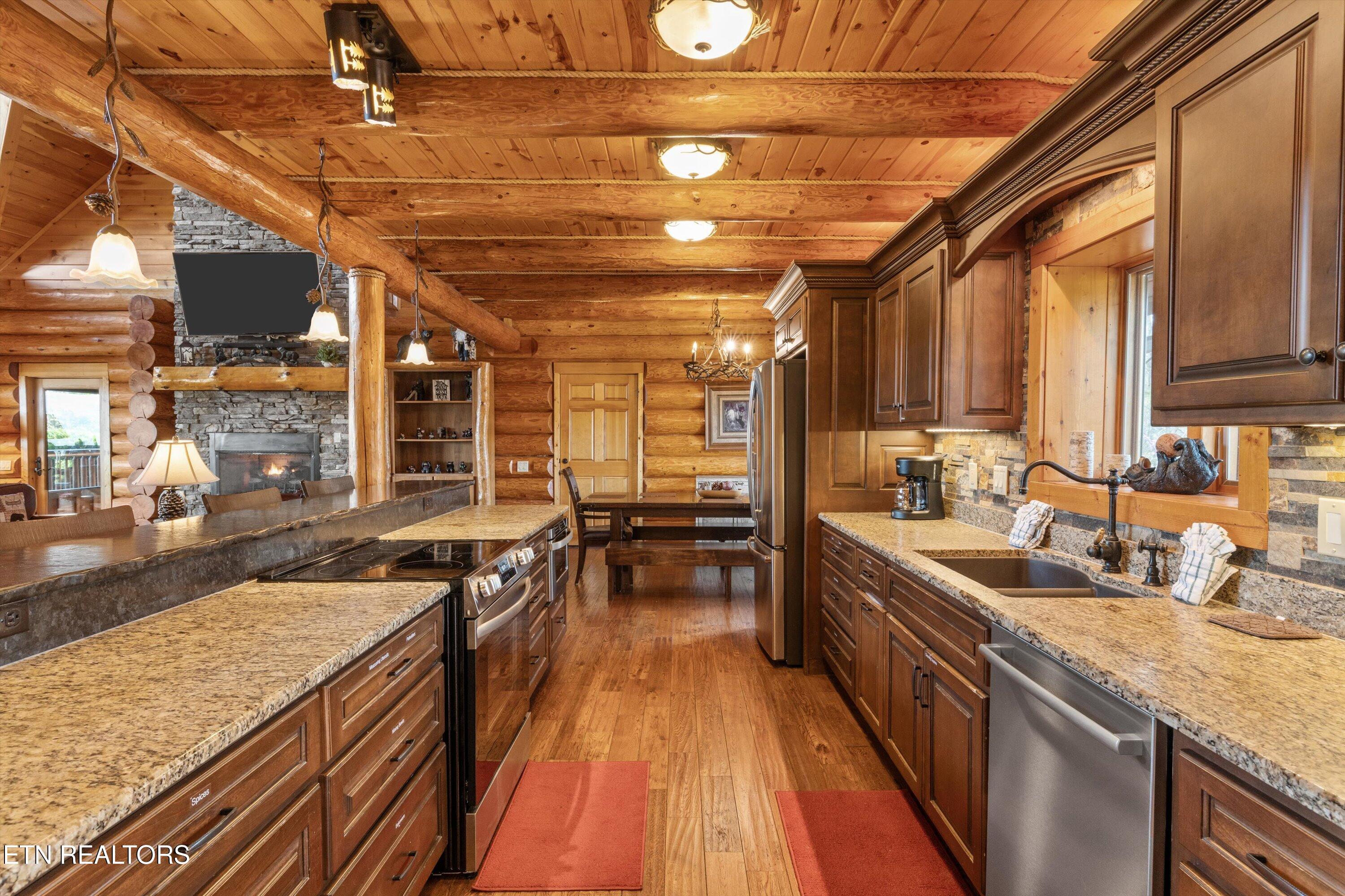 2436 Smoky Vista Way Sevierville TN 37862