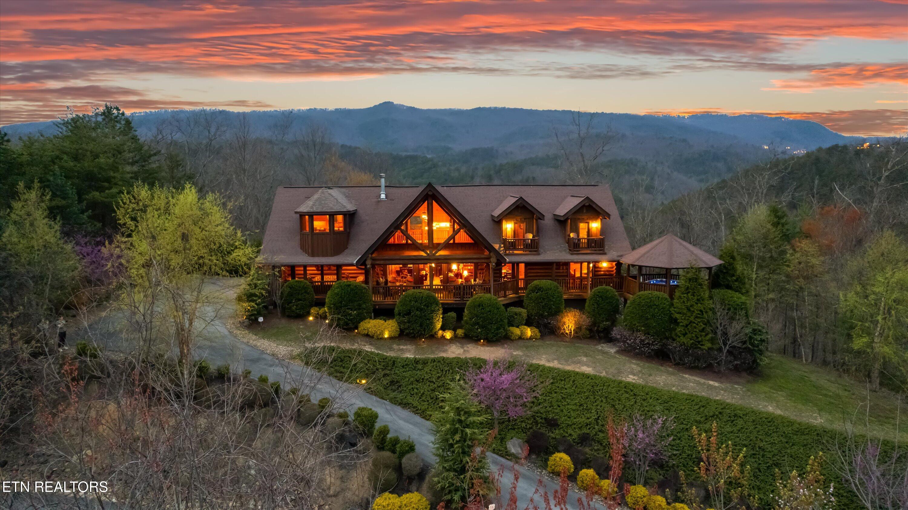 2436 Smoky Vista Way Sevierville TN 37862