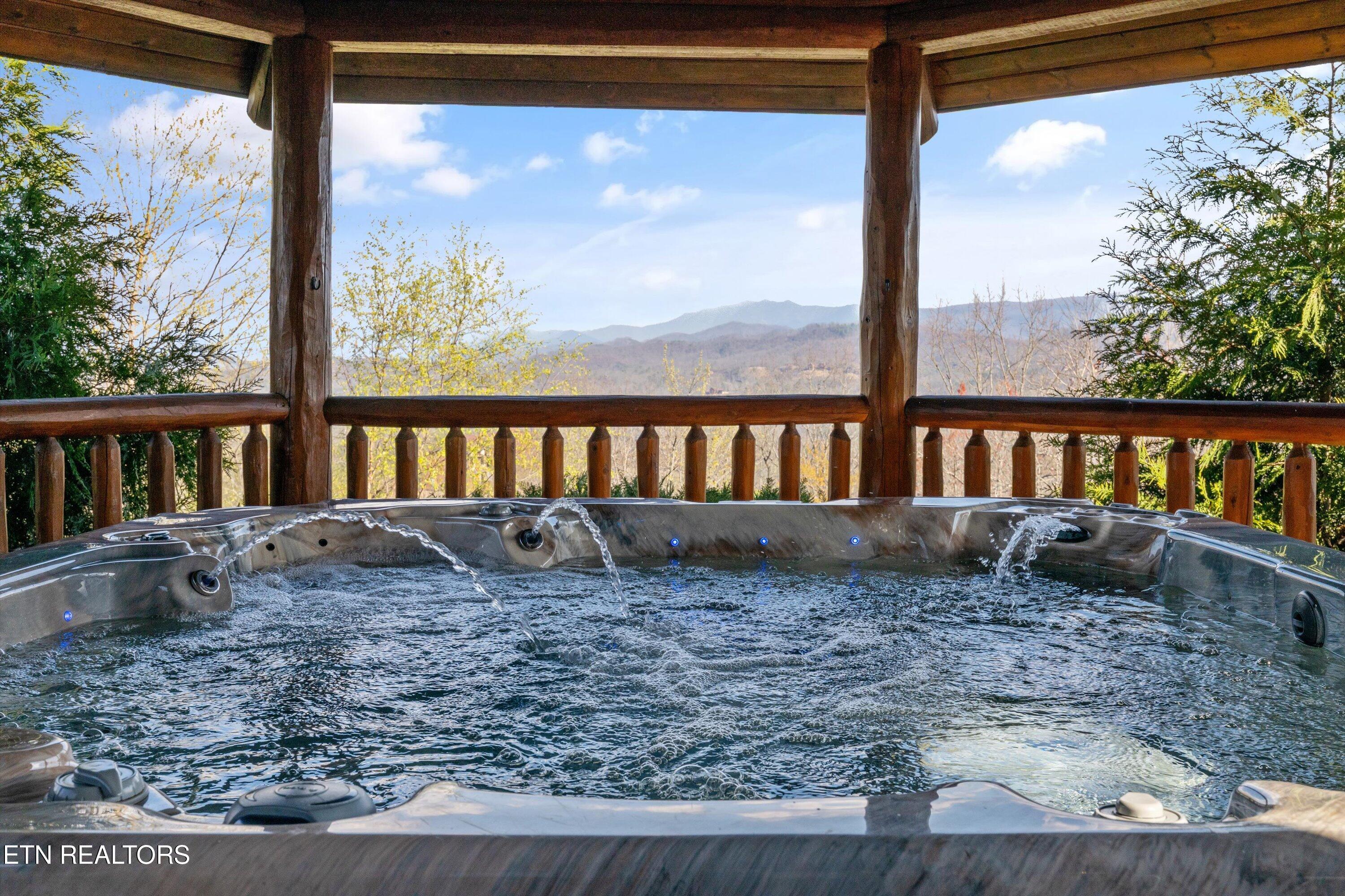 2436 Smoky Vista Way Sevierville TN 37862