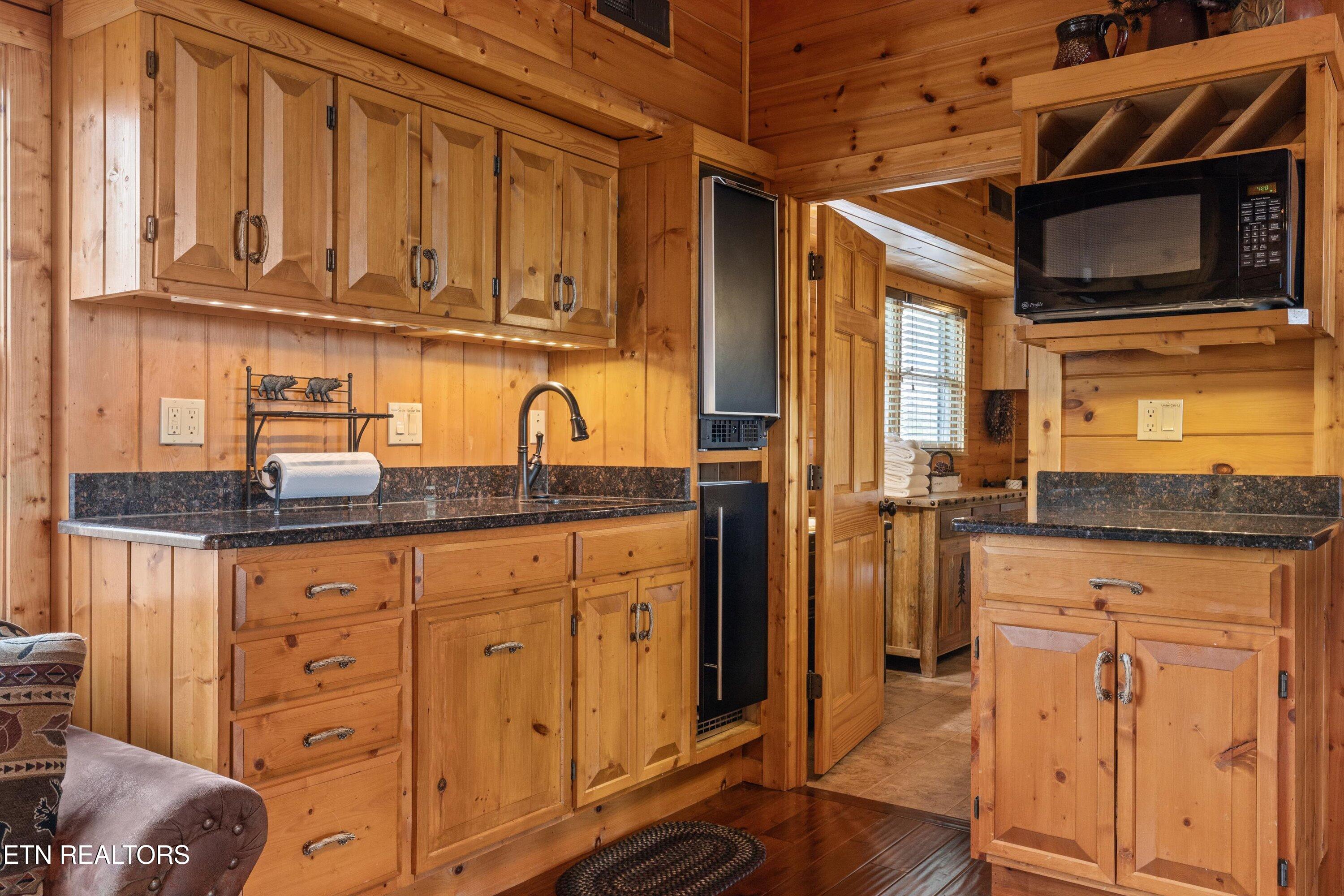 2436 Smoky Vista Way Sevierville TN 37862