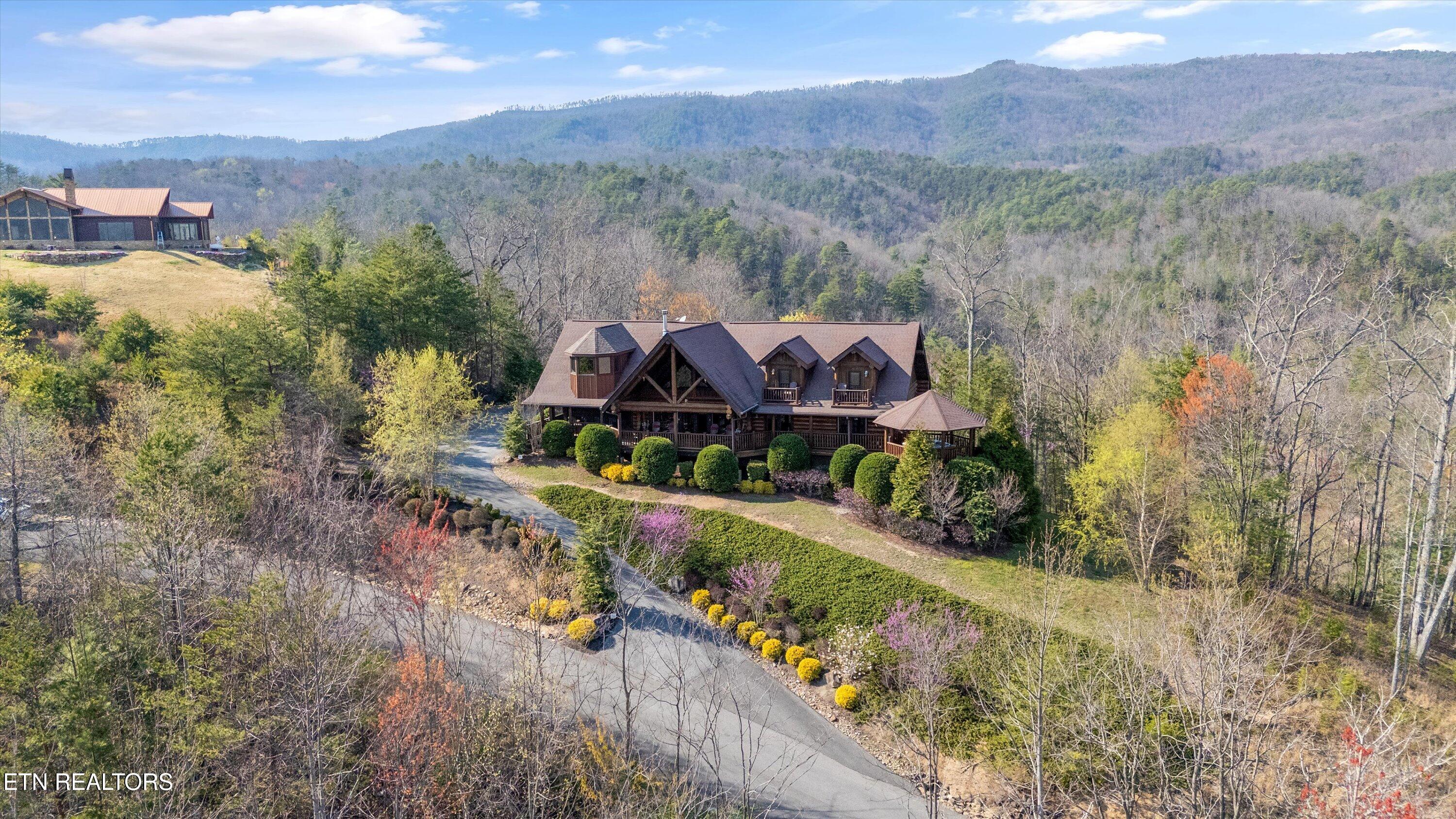 2436 Smoky Vista Way Sevierville TN 37862
