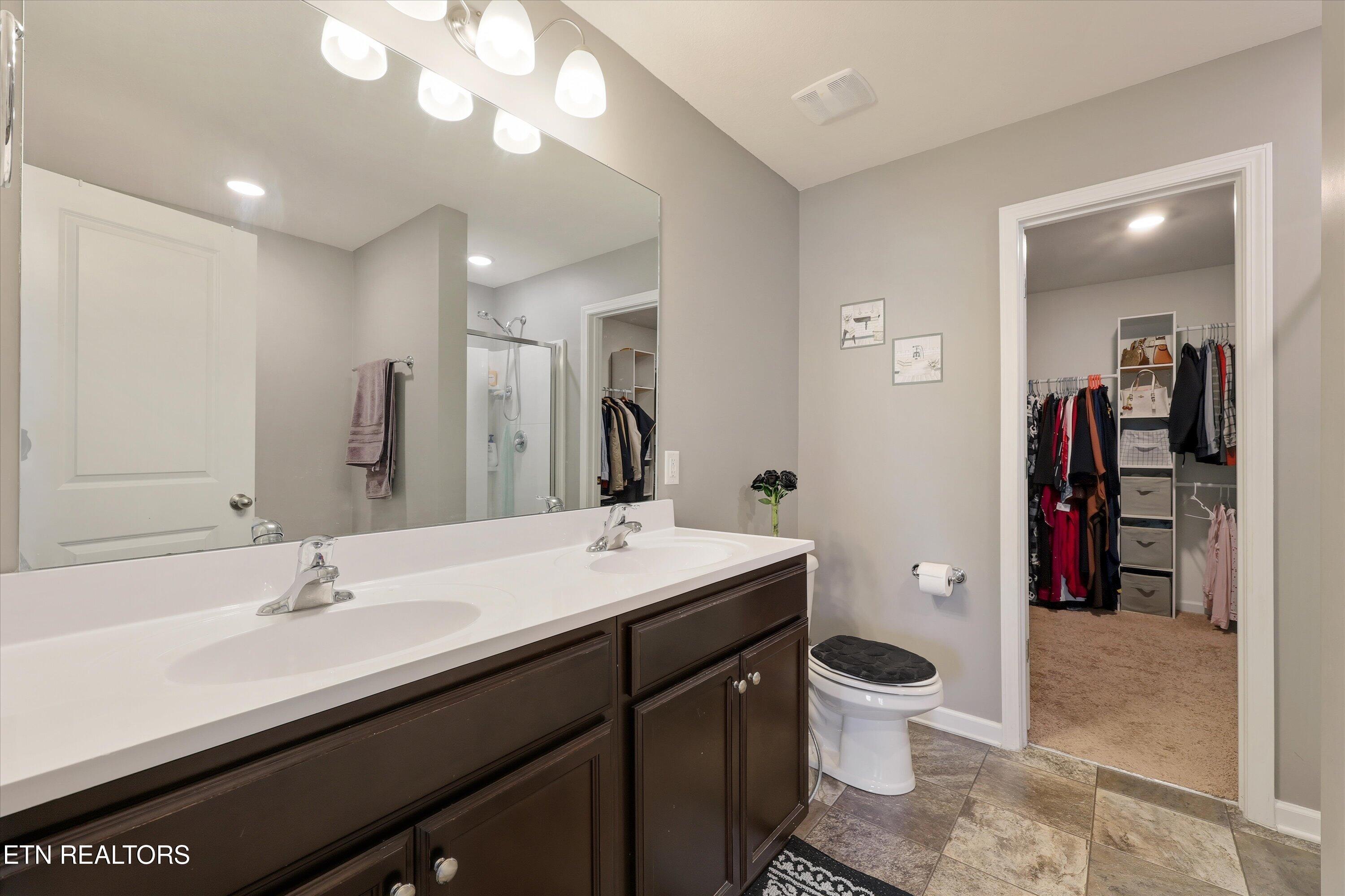 241 Gail Lane Lenoir City TN 37772