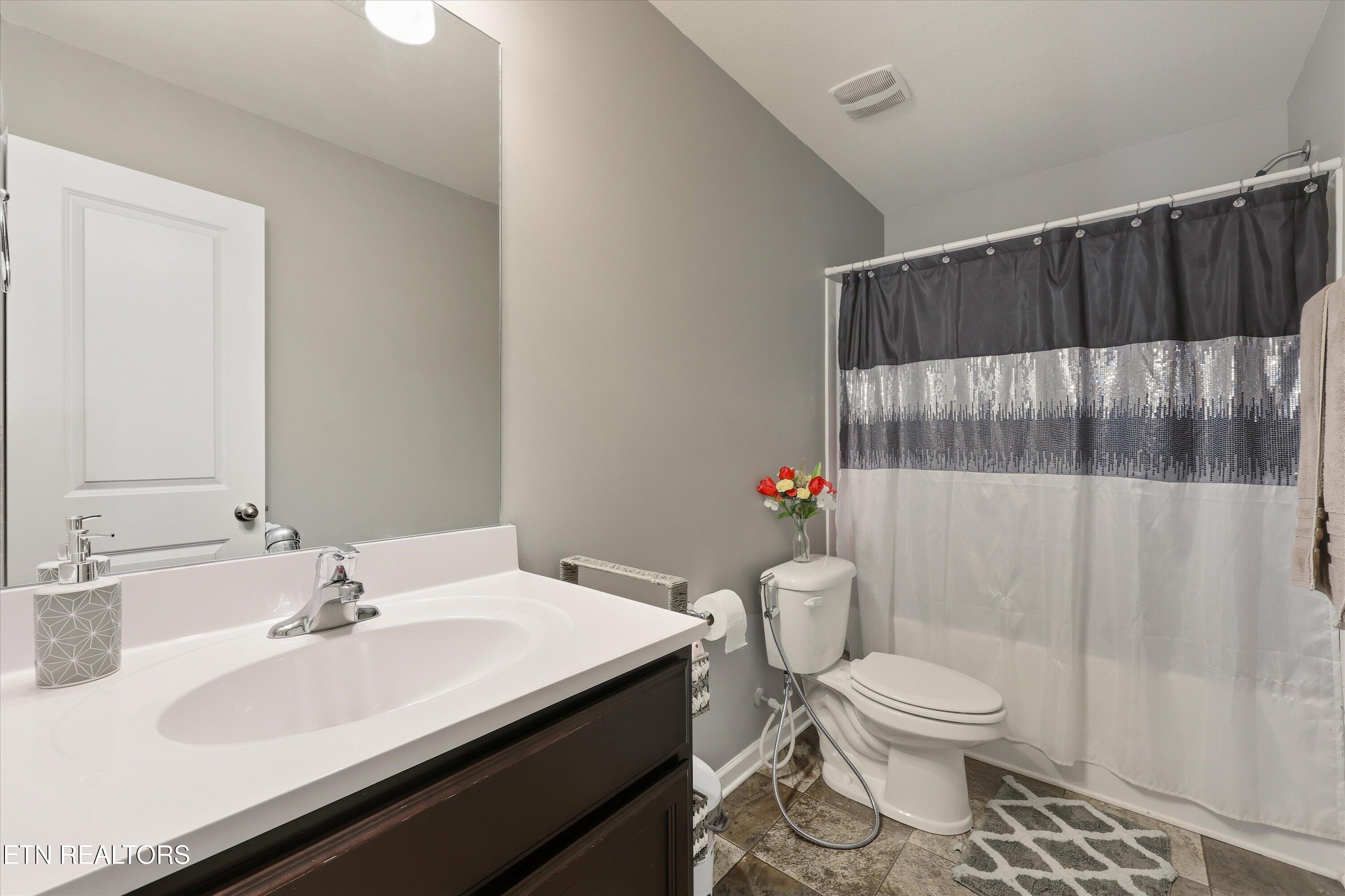 241 Gail Lane Lenoir City TN 37772