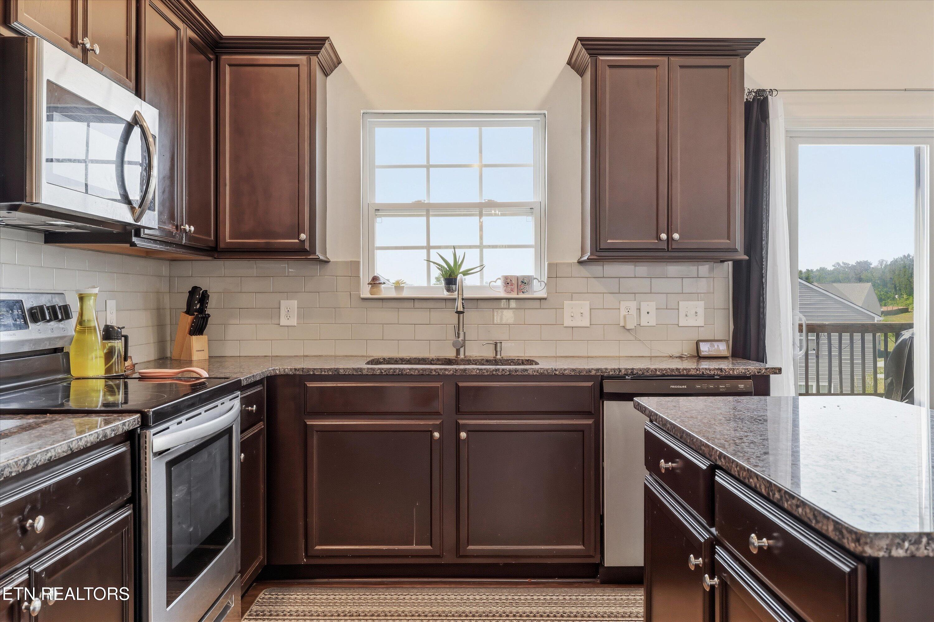 241 Gail Lane Lenoir City TN 37772