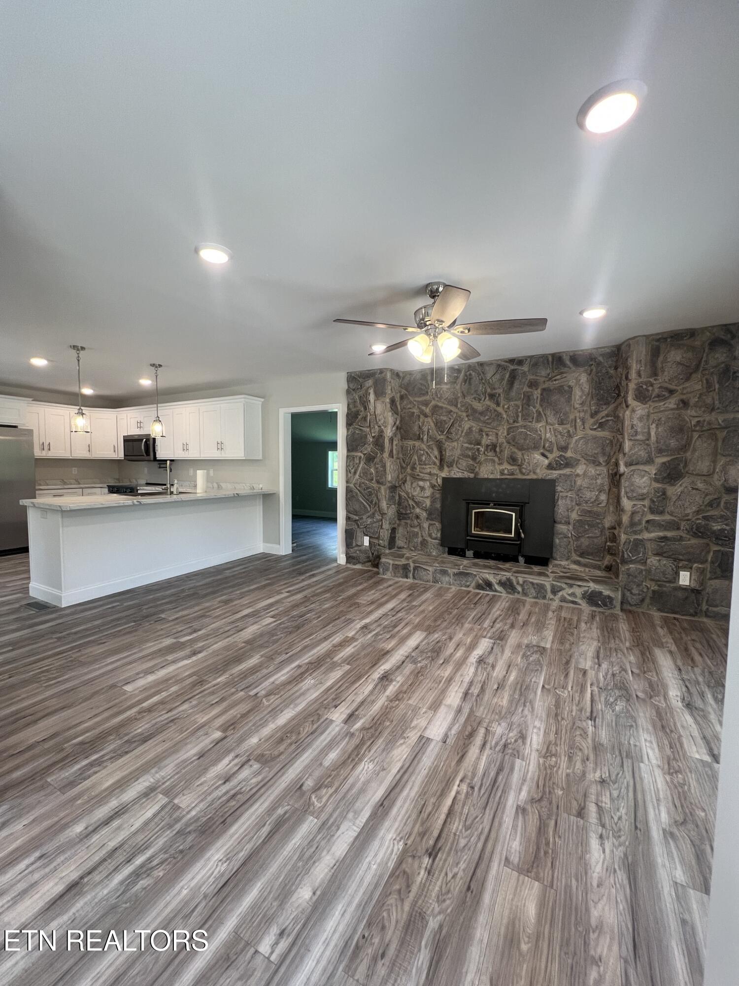 311 Jane Way Lane Jacksboro TN 37757